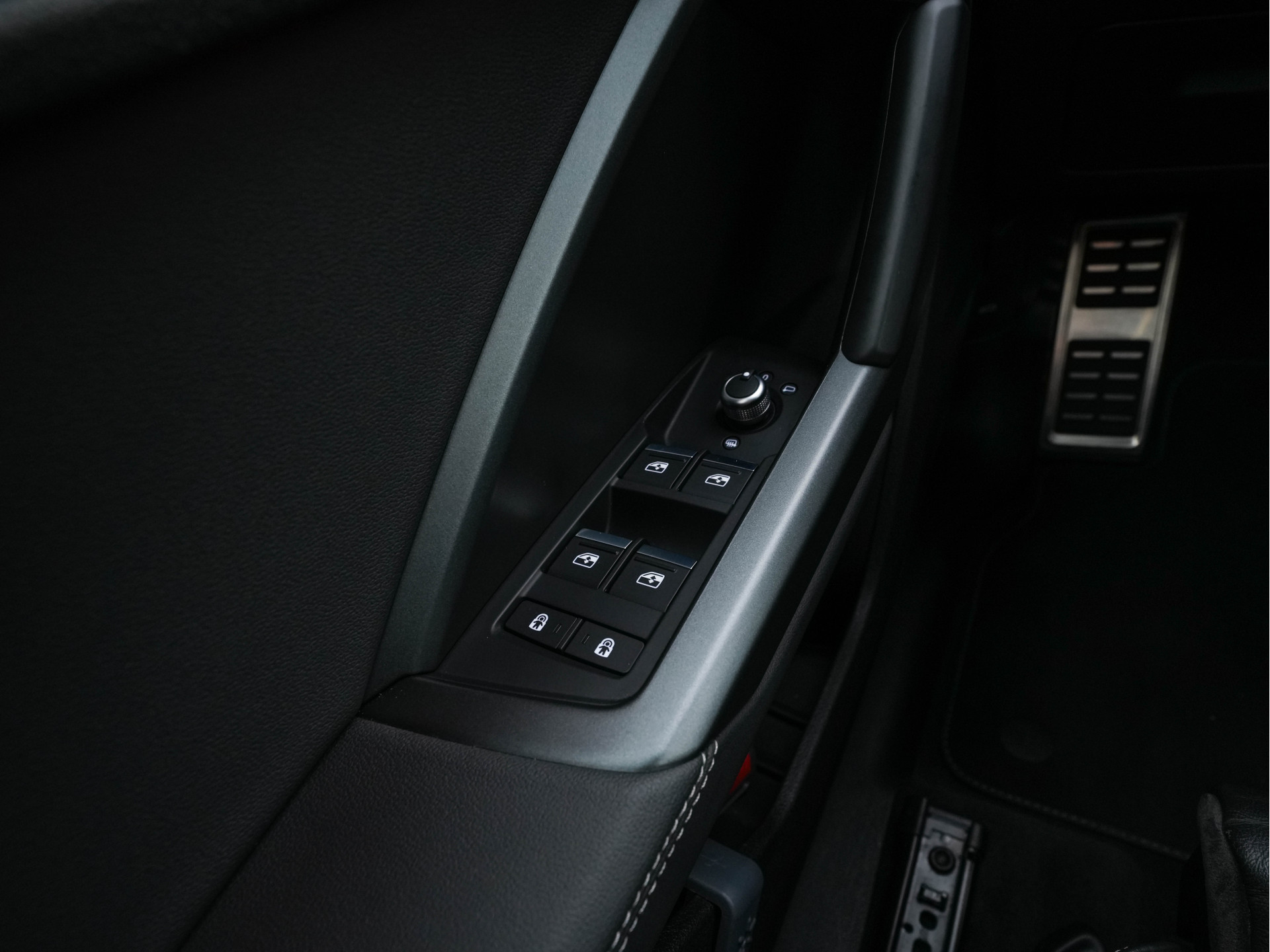 Audi Q3 Sportback 35 TFSI S-Line Edition (INCL-BTW) Aut. *LEATHER | FULL-LED | ADAPTIVE-CRUISE | DIGI-COCKPIT | NAVI-FULLMAP | CAMERA | DAB | AMBIENTLIGHT | PRIVACYGLASS | SHIFTPADDLES | ECC | PDC | 20''ALU*