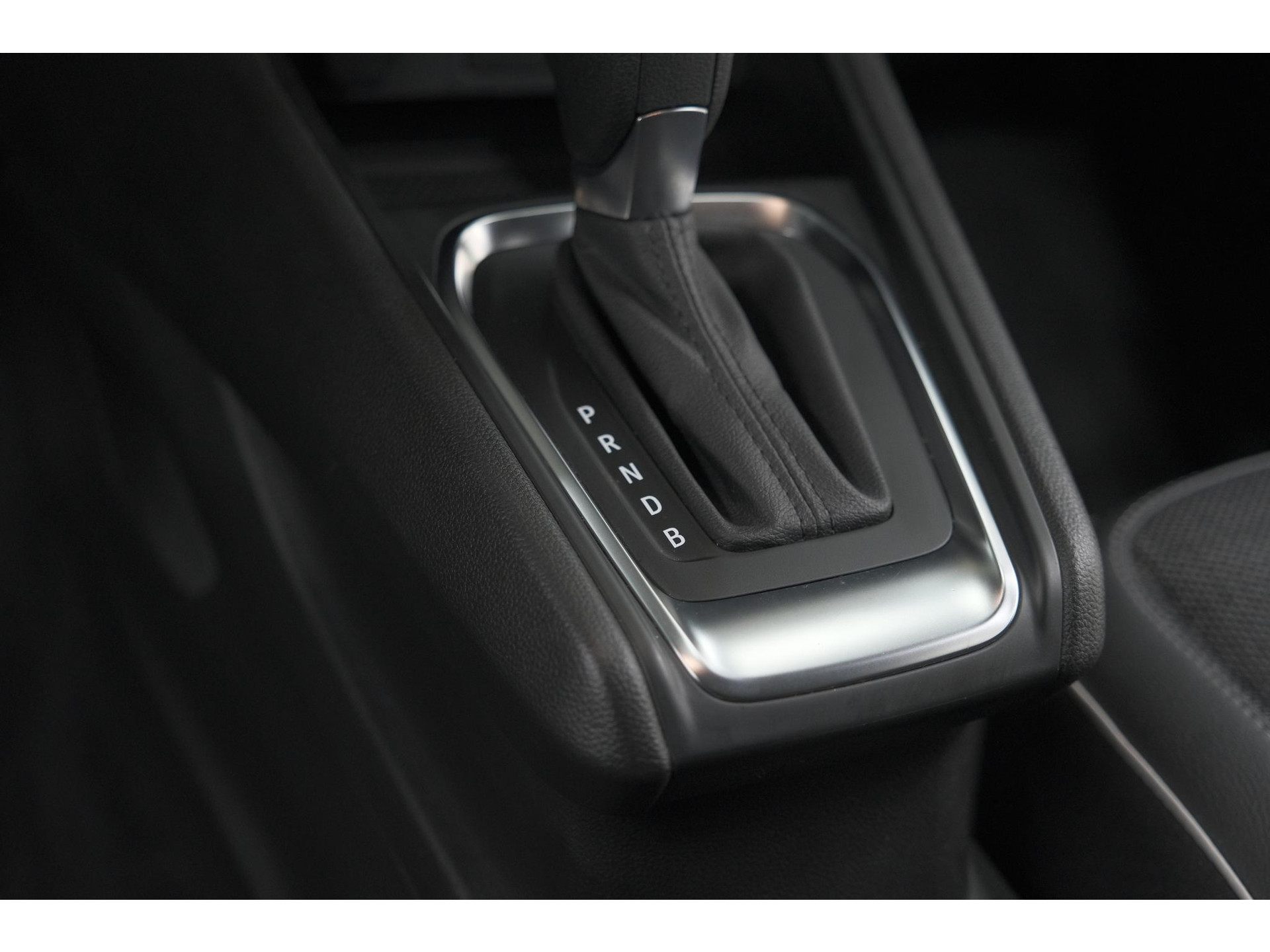 Renault Captur 1.6 E-Tech full hybrid 145 techno | Pack Full Screen | Camera | Navigatie | Allseason Banden