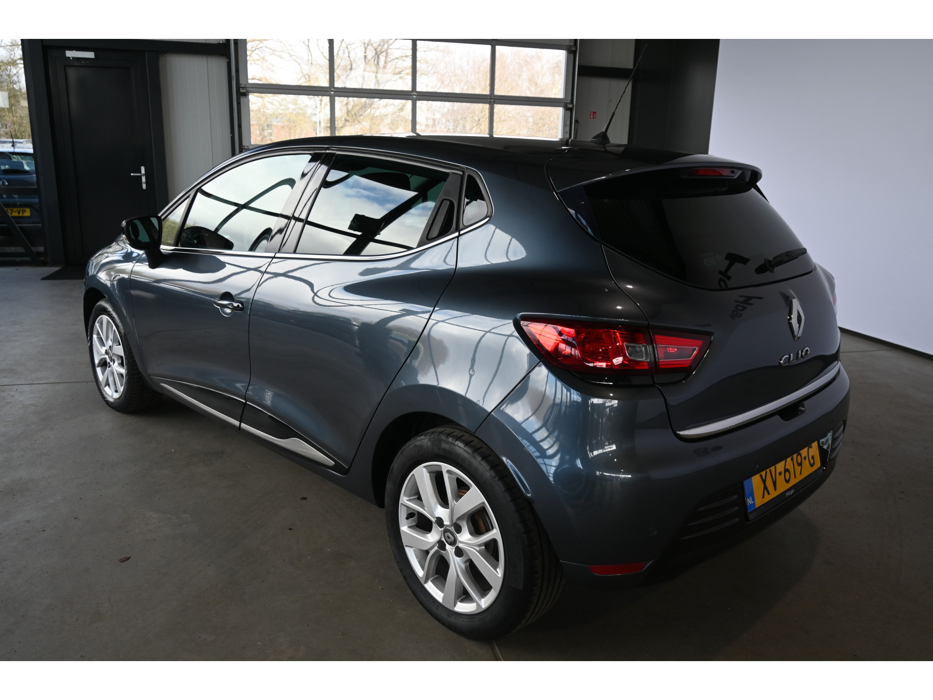 Renault Clio 1.5 dCi Limited Airco LED Navigatie Goed Onderhouden! Rijklaarprijs! Inruil Mogelijk!