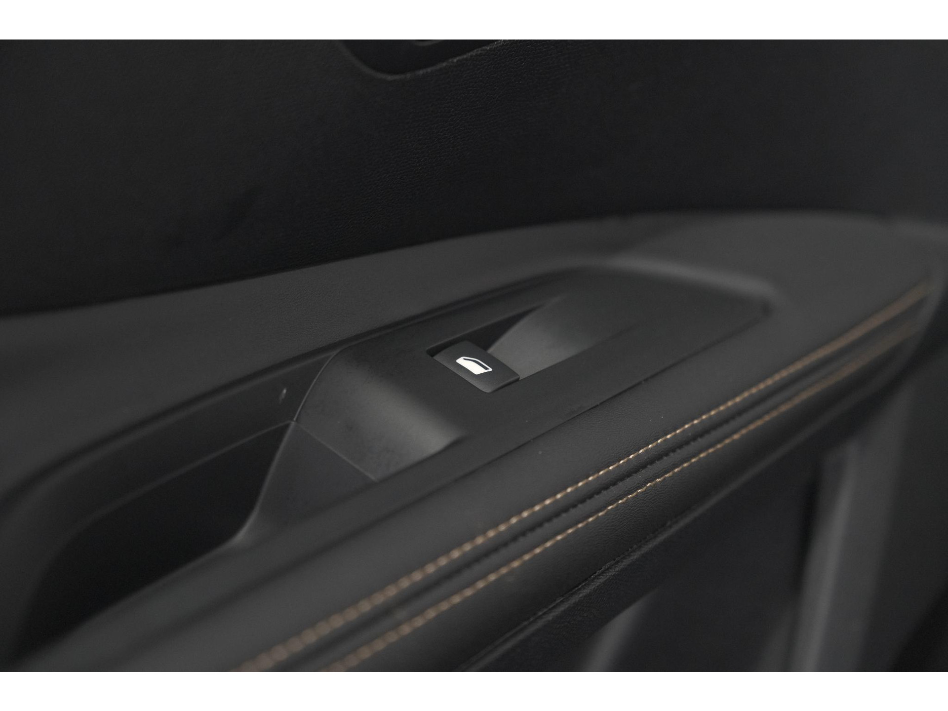 Peugeot 3008 1.2 Hybrid 136 GT | 360 Camera | Adaptieve Cruise Control | Elektronische Kofferklep | Navigatie
