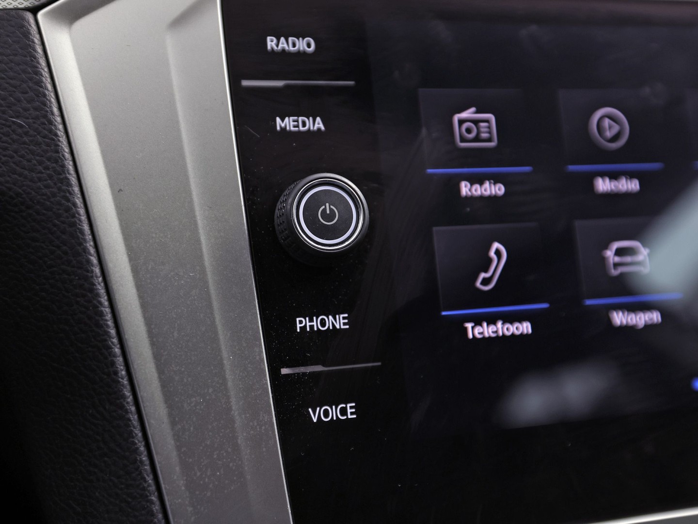 Volkswagen Passat Variant 1.4 TSI ACT Highline 150Pk Automaat (APPLE CARPLAY, GROOT NAVI, CLIMATE, CAMERA, SPORTSTOELEN, GETINT GLAS, KEYLESS START, ADAPTIVE CRUISE,