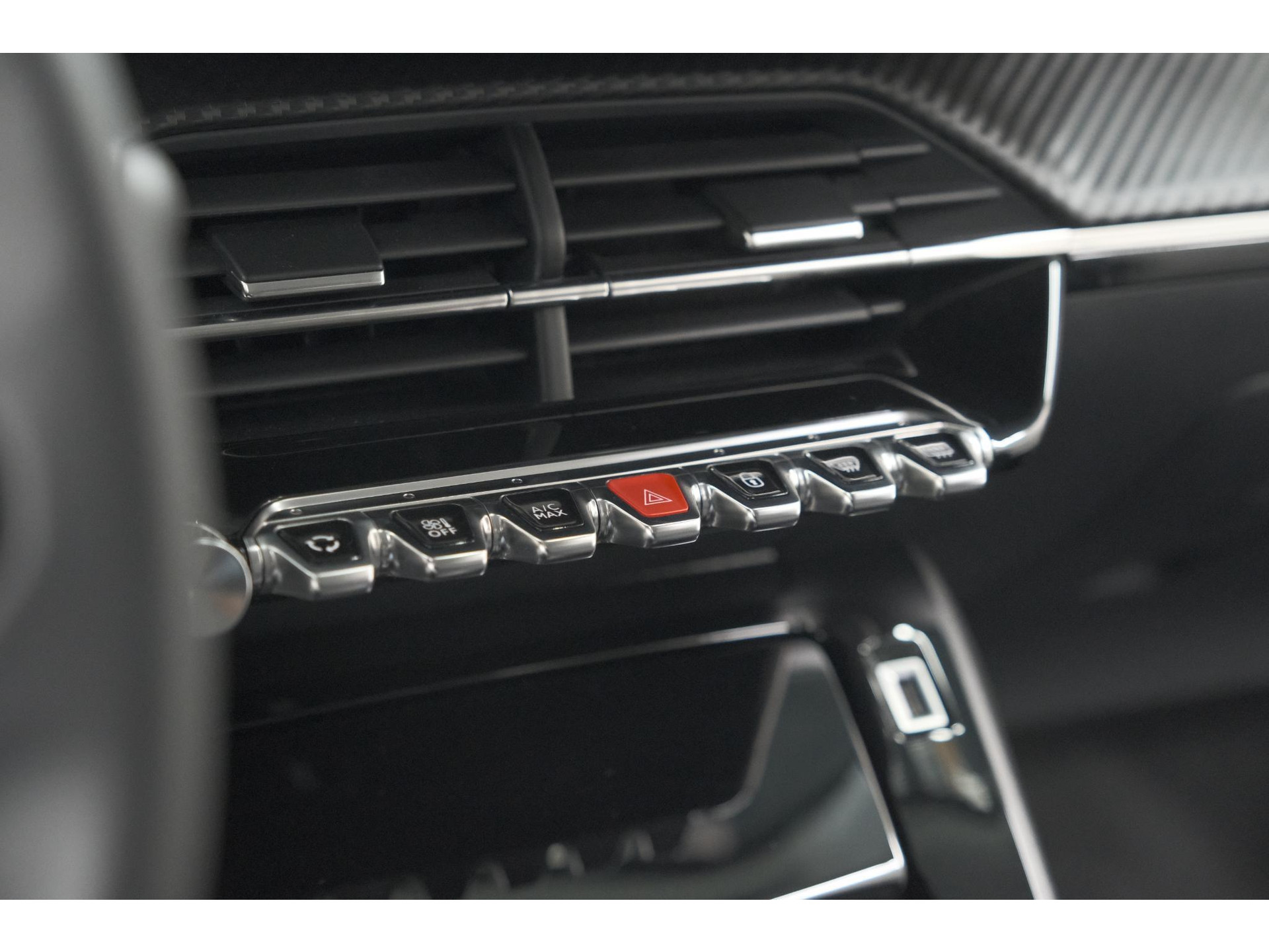 Peugeot 2008 PureTech 102 Allure Pack | Allseason Banden | Parkeersensoren | Apple Carplay