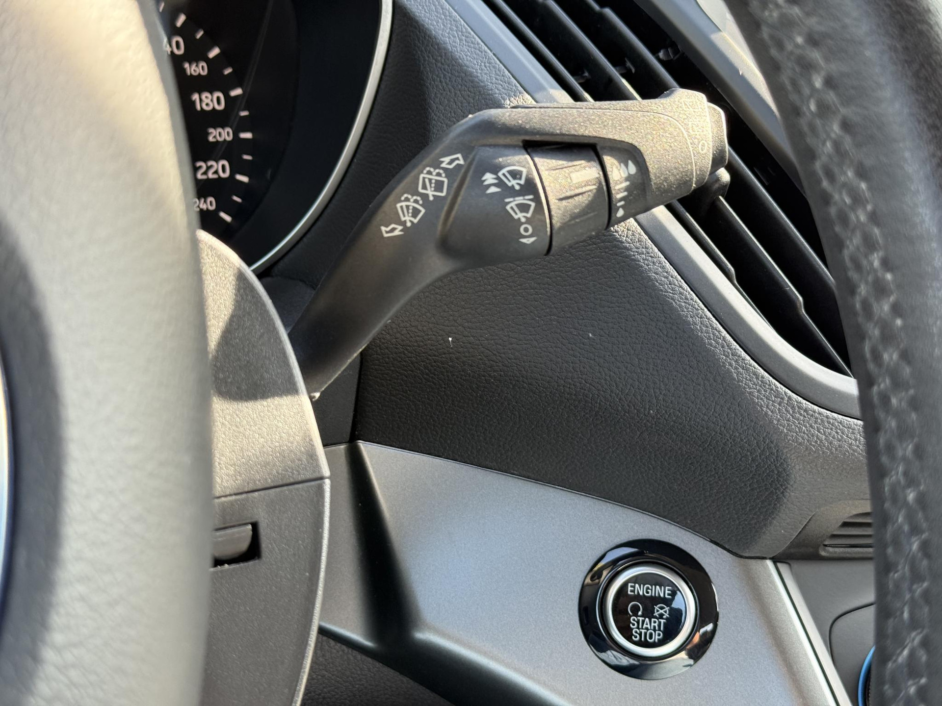 Ford Kuga 1.5 EcoBoost Trend Ultimate 2e Eigenaar,Navi,Dealer Onderhouden,Clima,Cruise,Apple Carplay/Android Auto,Pdc,6 Bak,120pkApk tot 07-2027