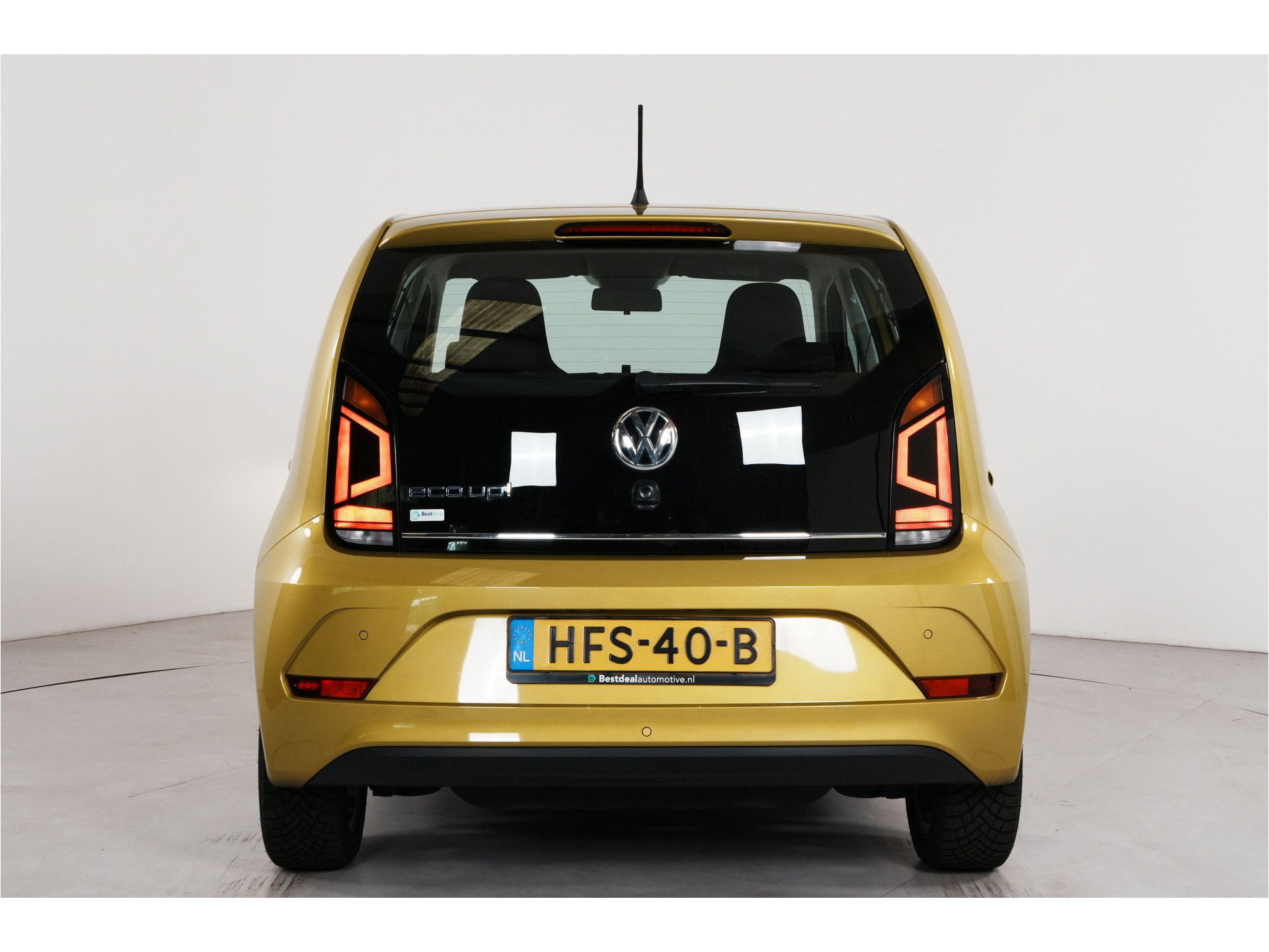Volkswagen Up! 1.0 EcoFuel move up! | 5 drs. | Aardgas | Cruise | Stl. verw. | PDC | Climate | Lichtautomaat |