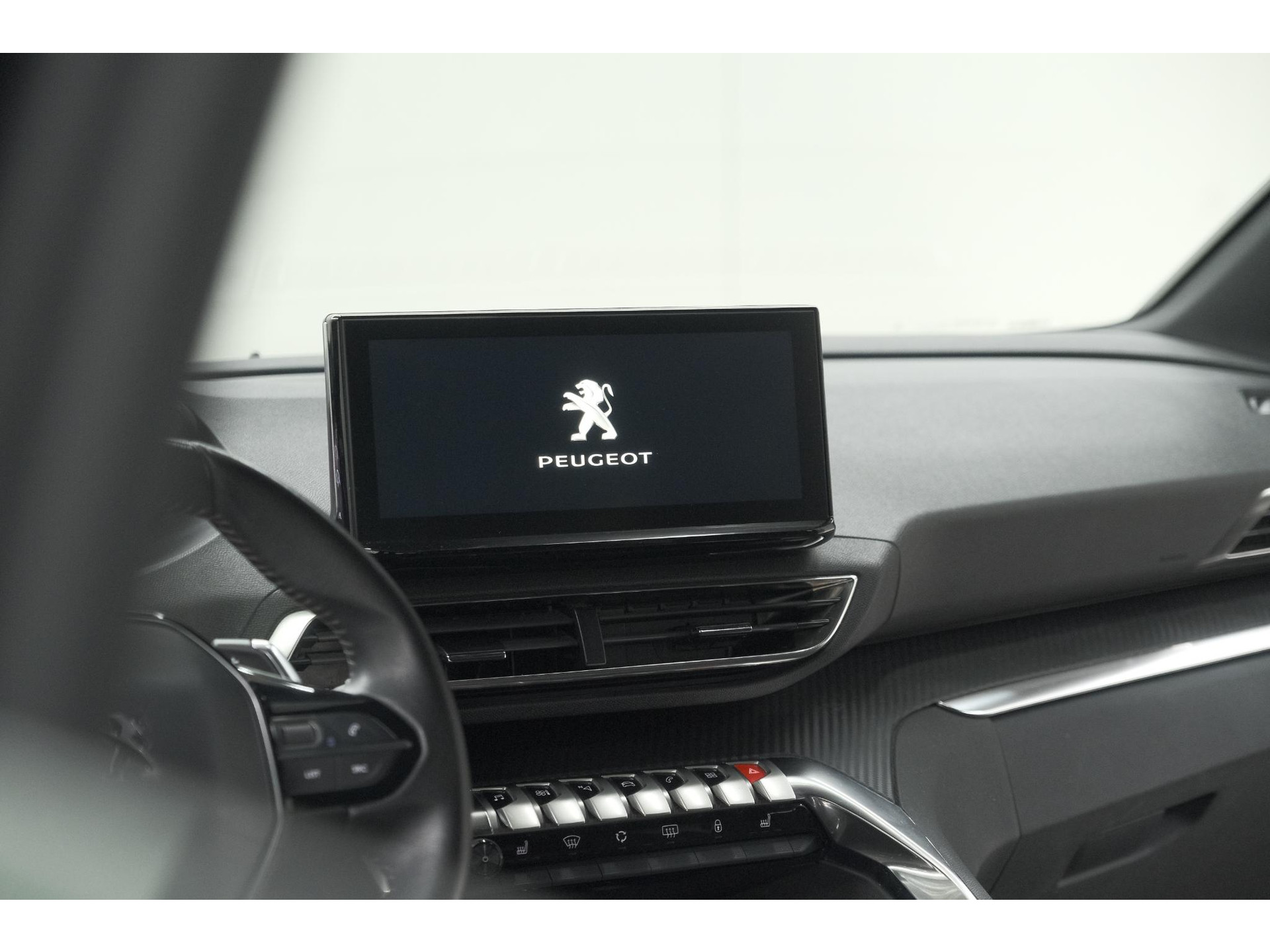 Peugeot 5008 PureTech 130 EAT8 Active Pack Business | 7 Zitplaatsen | Camera | Navigatie | Apple Carplay | Parkeersensoren