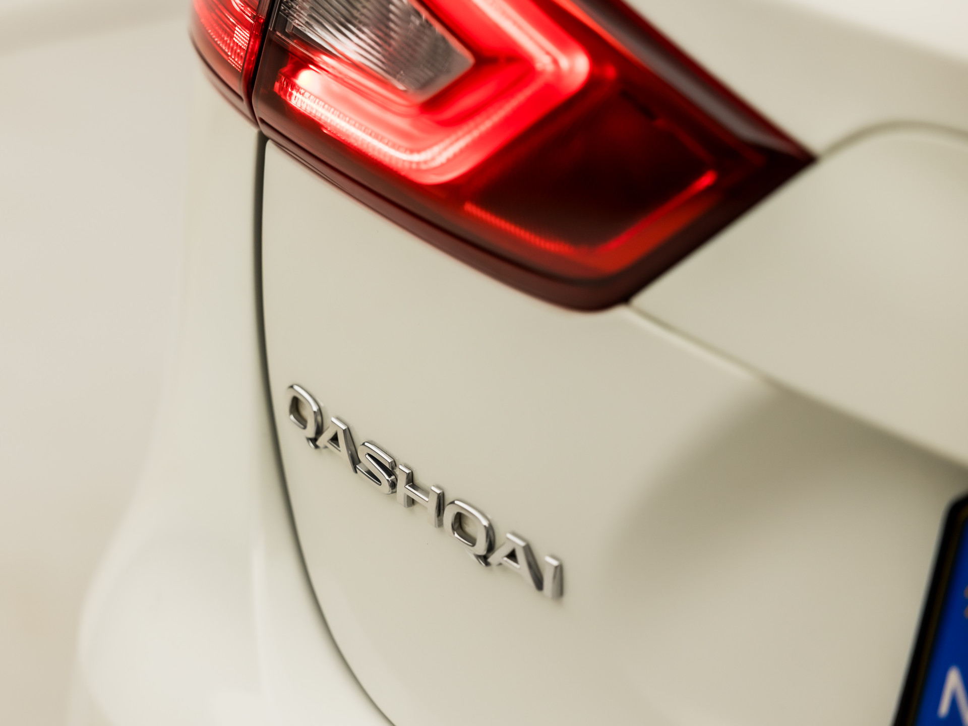 Nissan Qashqai 1.2 Acenta Sport (NAVIGATIE, CLIMATE, STOELVERWARMING, CAMERA, SPORTSTOELEN, PARKEERSENSOREN, CRUISE, NIEUWE APK, NIEUWSTAAT)