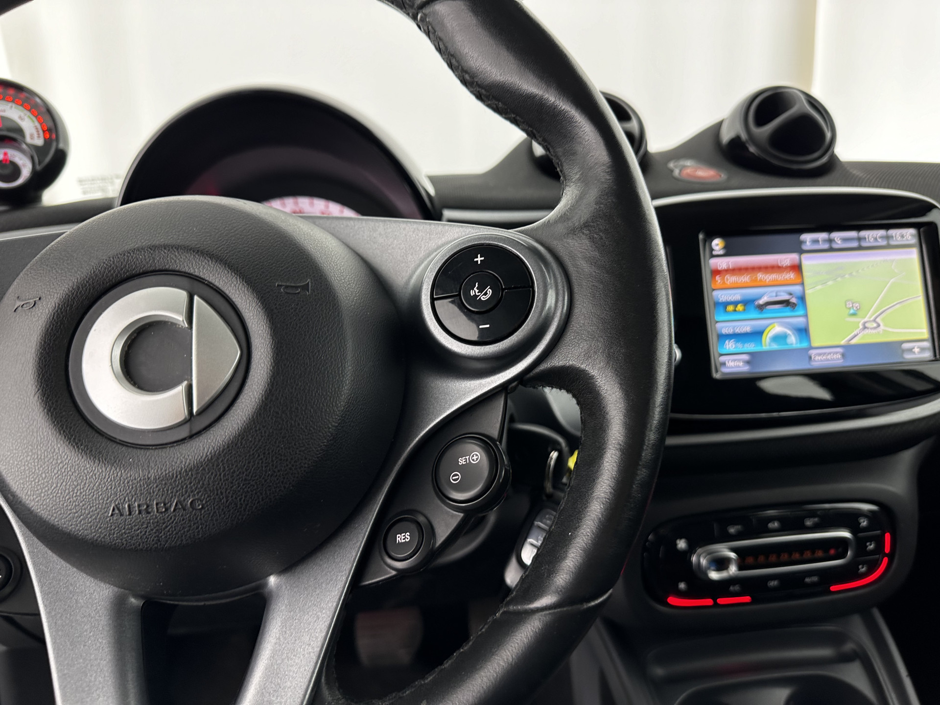 Smart forfour EQ Business Solution {SOH-87%} (INCL-BTW) Aut. *NAVI-FULLMAP | LEATHER | ECC | CRUISE | HEATED-COMFORT-SEATS | 15"ALU*