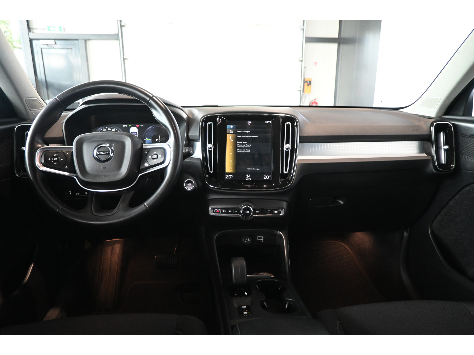 Volvo XC40 1.5 T5 Recharge Inscription Clima Cruise CarPlay Trekhaak PDC Lane Assist Camera 100% Onderhouden! Inruil Mogelijk!