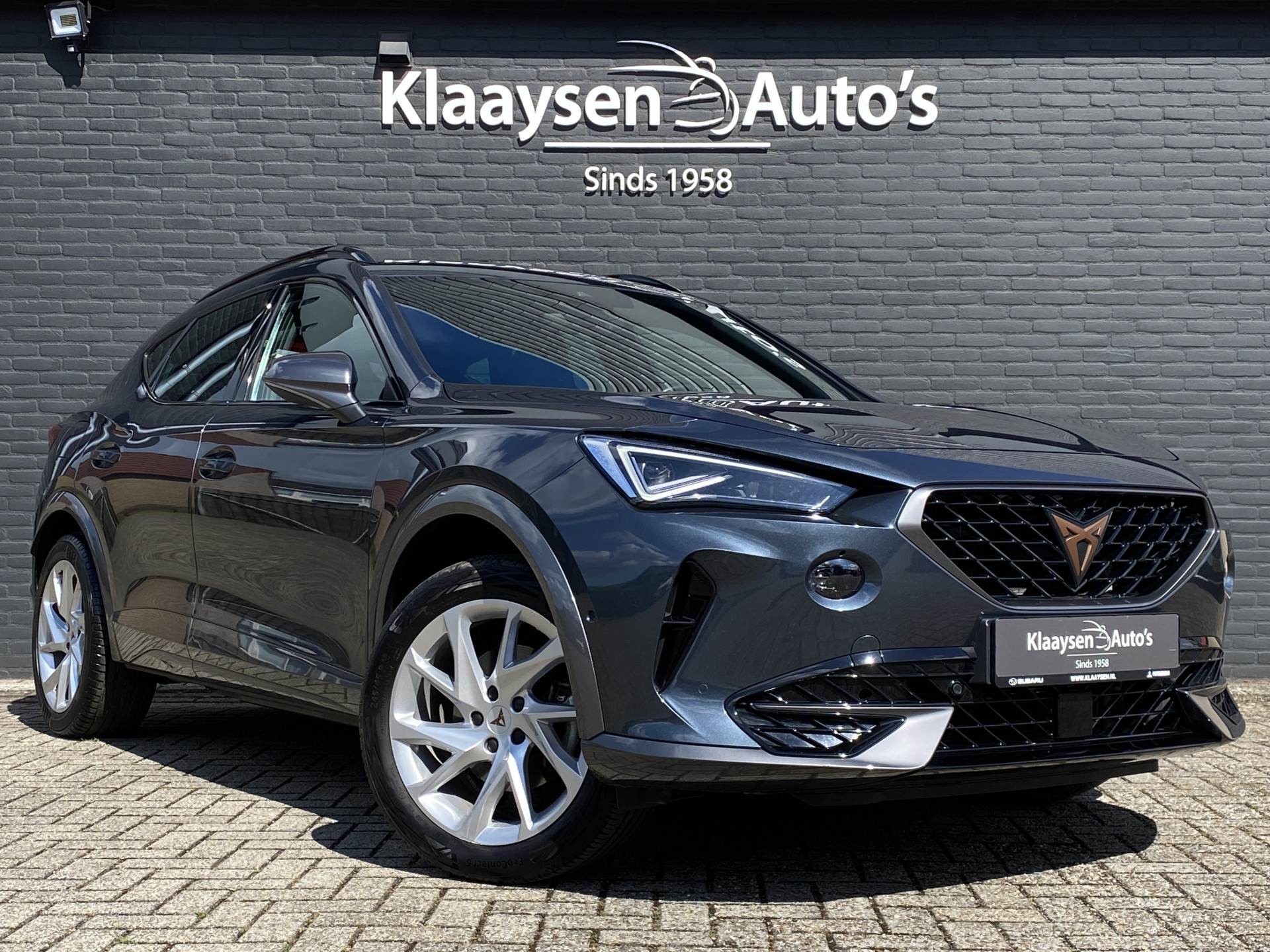 CUPRA Formentor 1.4 e-Hybrid Business 204 pk AUT. | 1e eigenaar | dealer onderh. | SOH 97% | navigatie | memory stoel | camera | stoel/stuurvw.