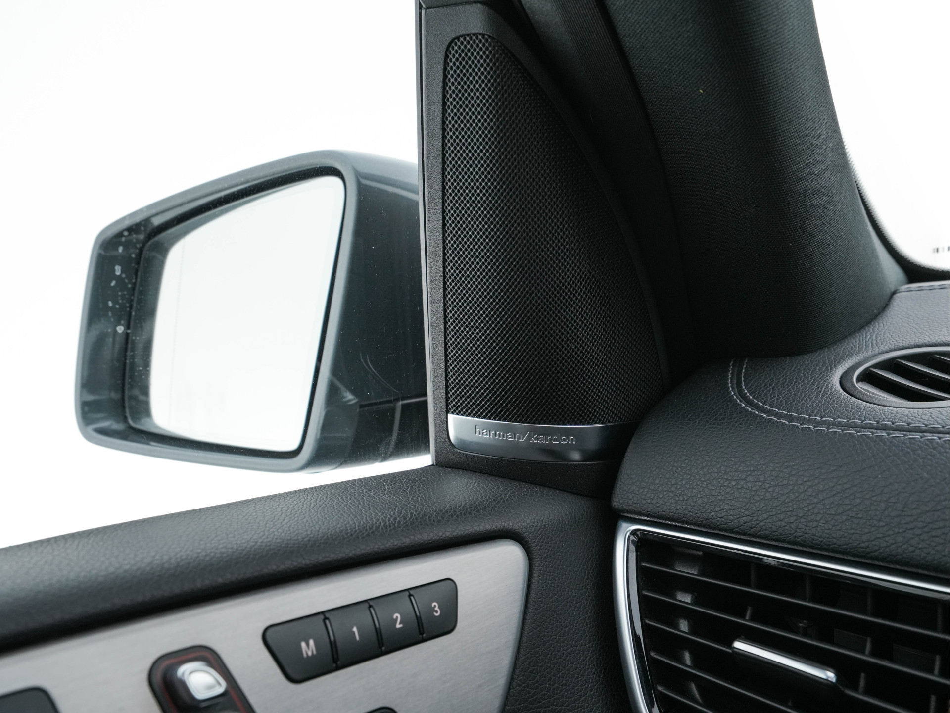 Mercedes-Benz GLS 350 d 4MATIC AMG-Line [ 7-Pers ] *PANO | LEATHER | FULL-LED | DISTRONIC | NAVI-FULLMAP | HEAT/COLD-COMFORTSEATS | BLINDSPOT | MEMORY-PACK | HARMAN/KARDON | TOPVIEW | KEYLESS | SHIFTPADDLES | PRIVACY-GLASS | TOWBAR | 21''ALU*