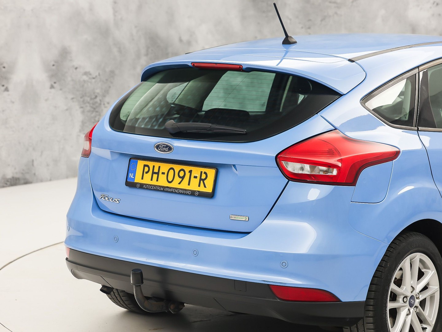Ford Focus 1.0 Sport (NAVIGATIE, LM VELGEN, PARKEERSENSOREN, TREKHAAK, SPORTSTOELEN, CRUISE, NIEUWSTAAT)