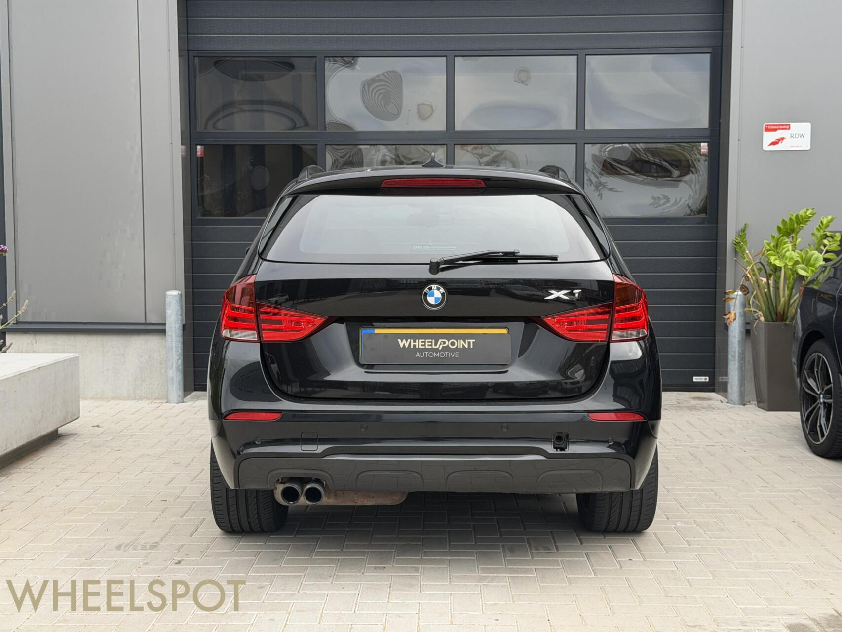 BMW X1 xDrive28i M-Sport|Pano|H&K|Keyless|Memory|Dealer OH
