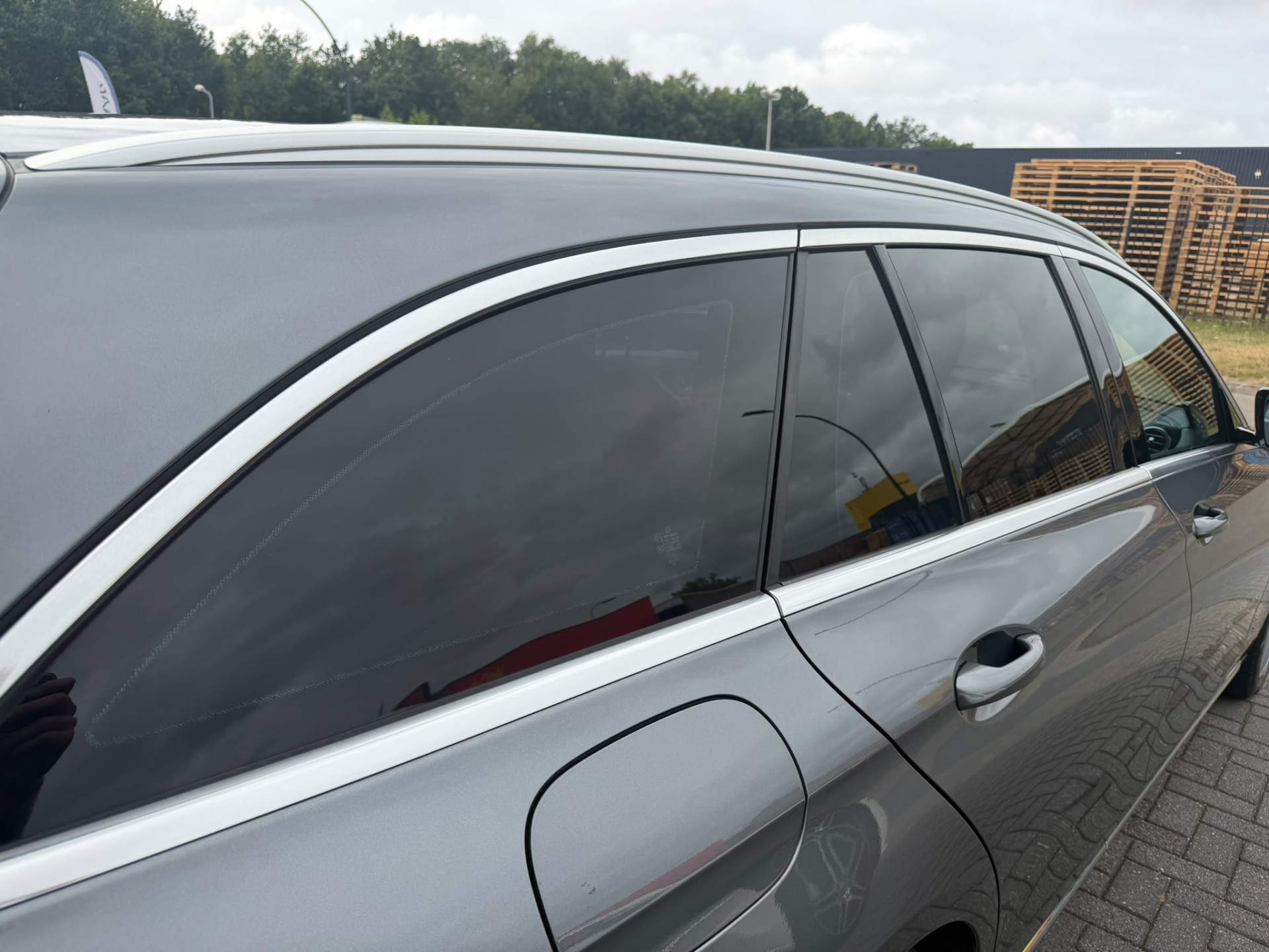 Mercedes-Benz E-klasse Estate 200 Premium 3/6/12 MND GARANTIE  | AUTOMAAT | NIEUWE APK | LEDER | PDC | NAVI | CRUISE |