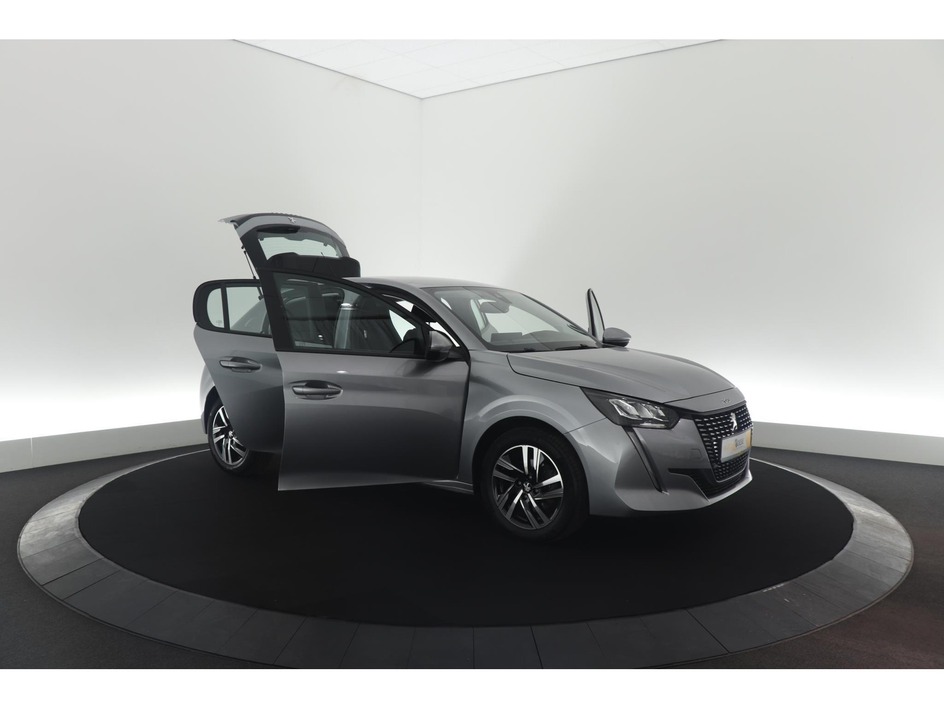 Peugeot 208 PureTech 100 EAT8 Allure | Parkeersensoren | Stoelverwarming | Apple Carplay | Climate Control