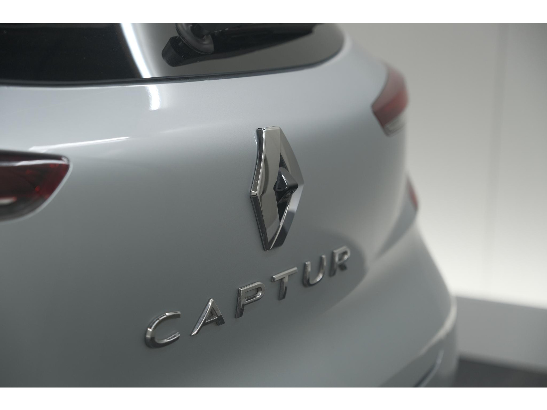 Renault Captur Mild Hybrid 140 EDC Techno | Trekhaak | 360 Camera | 9.3 Inch Grootscherm | Apple Carplay | Parkeersensoren