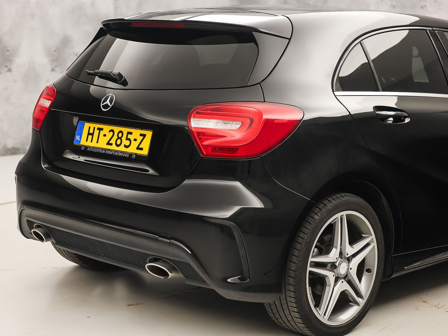 Mercedes-Benz A-Klasse 180 AMG Prestige Sport (NAVIGATIE, SPORTSTOELEN, MEMORY SEAT, STOELVERWARMING, LM VELGEN, GETINT GLAS, NIEUWE APK)