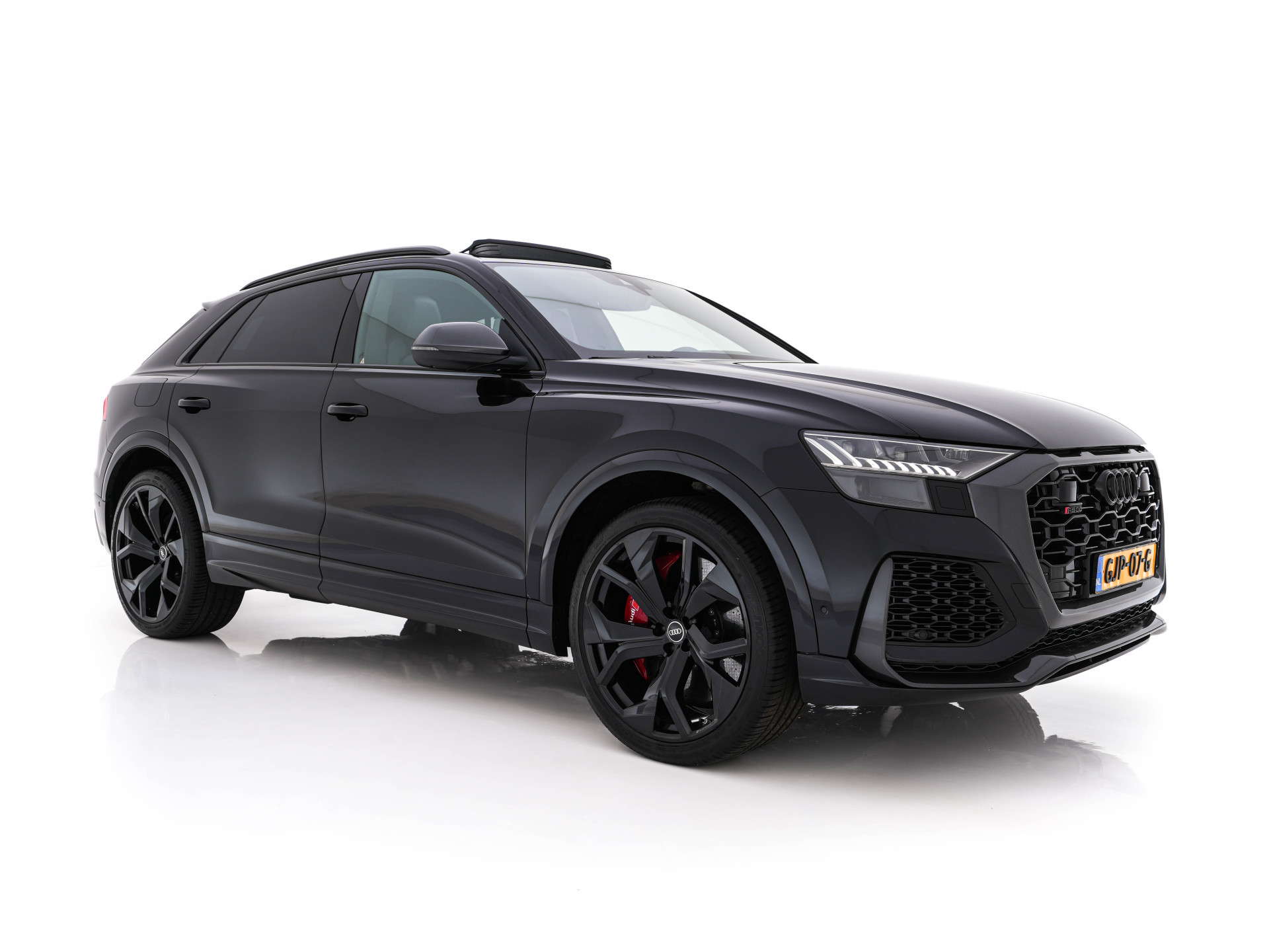 Audi RS Q8 4.0 TFSI quattro *MILLTEK | CERAMIC-BRAKES | PANO | HEAD-UP | CARBON-PACK | LEATHER | MEMORY-PACK | 4-WHEEL-STEERING | AIR-SUSPENSION | BANG&OLFUSEN | ADAPTIVE-CRUISE | BLINDSPOT | TOP-VIEW | SOFT-CLOSE | NIG