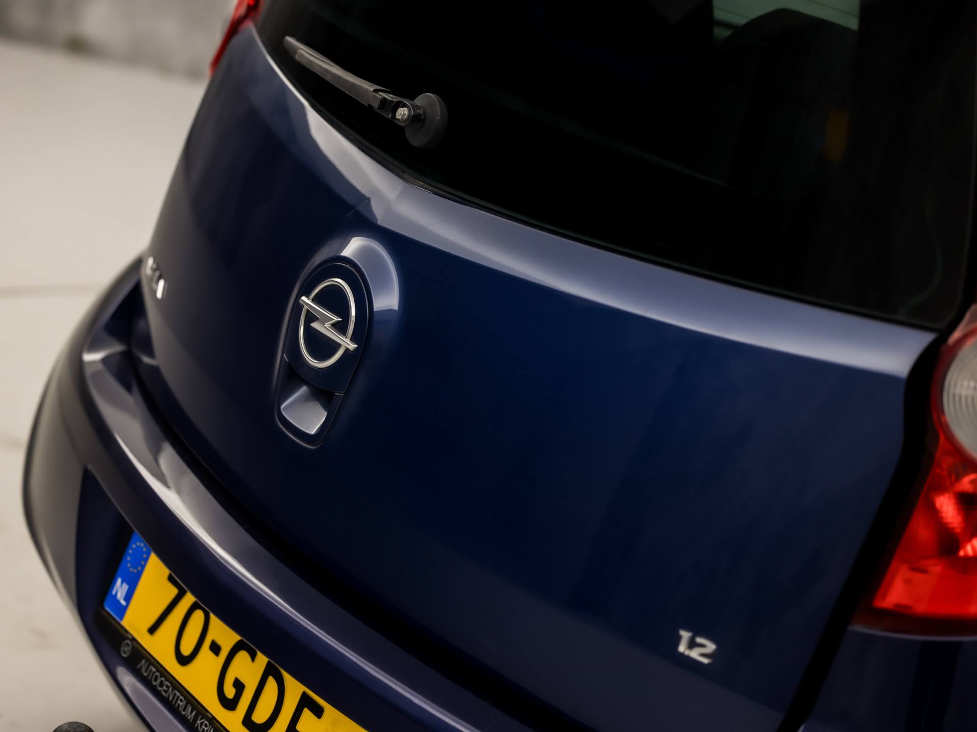 Opel Agila 1.2 Sport (AIRCO, ELEK RAMEN, SPORTSTOELEN, GETINT GLAS, NIEUWE APK, NIEUWSTAAT)