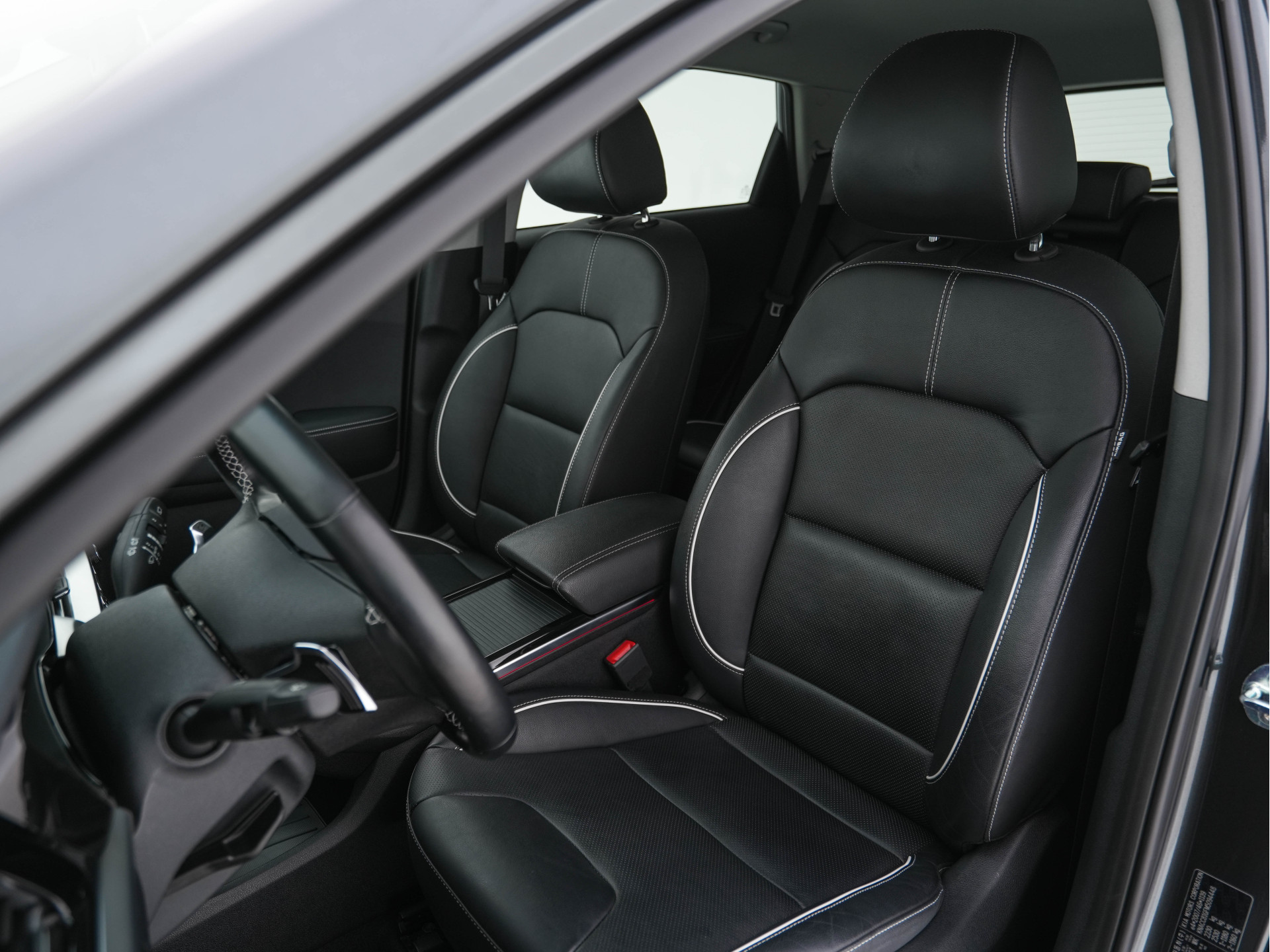 Kia e-Niro DynamicPlusLine 64 kWh [ 3-Fase ] { SOH-99% } (INCL-BTW) Aut. *FULL-LEATHER | NAVI-FULLMAP | DAB | ADAPT.CRUISE | BLINDSPOT | CAMERA | HEATED/COOLED-COMFORTSEATS | KEYLESS | JBL-SOUND | MEMORY-PACK | DIGI-COCKPIT | SHIFT-PADDLES | ...