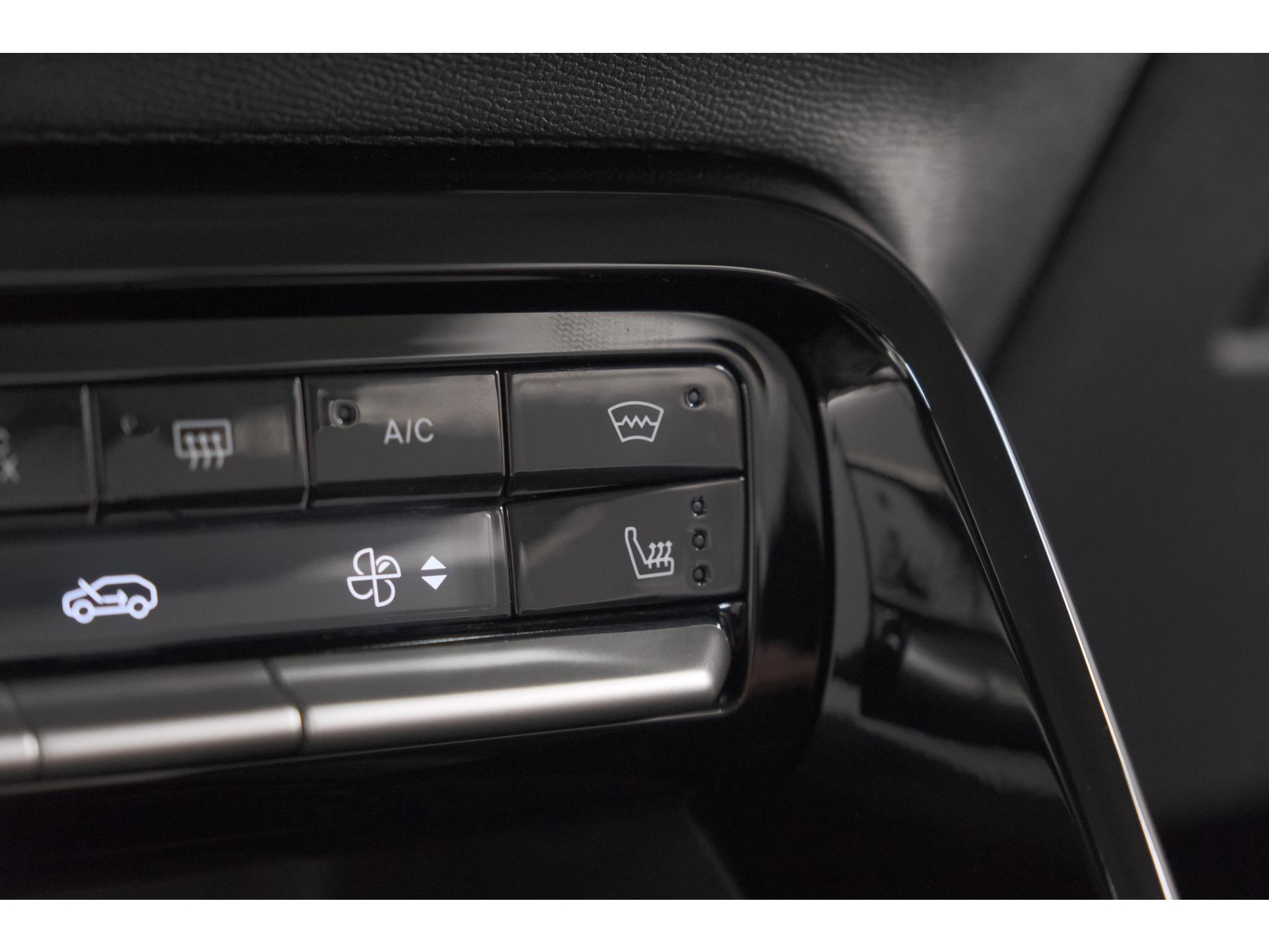 Citroen Ë-C3 Aircross Plus 113pk Extended Range 54 kWh | 11 KW Lader | Camera | Apple CarPlay | Parkeersensoren