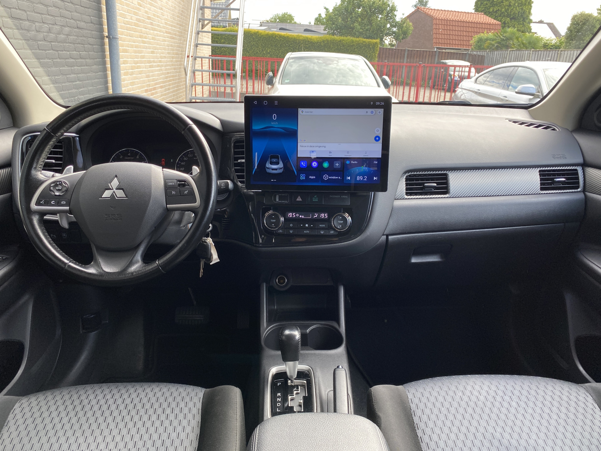 Mitsubishi Outlander 2.0 Intense 150 pk AUT. | dealer onderh. | lichtmetaal 18 inch | trekhaak | cruise control | apple carplay - android