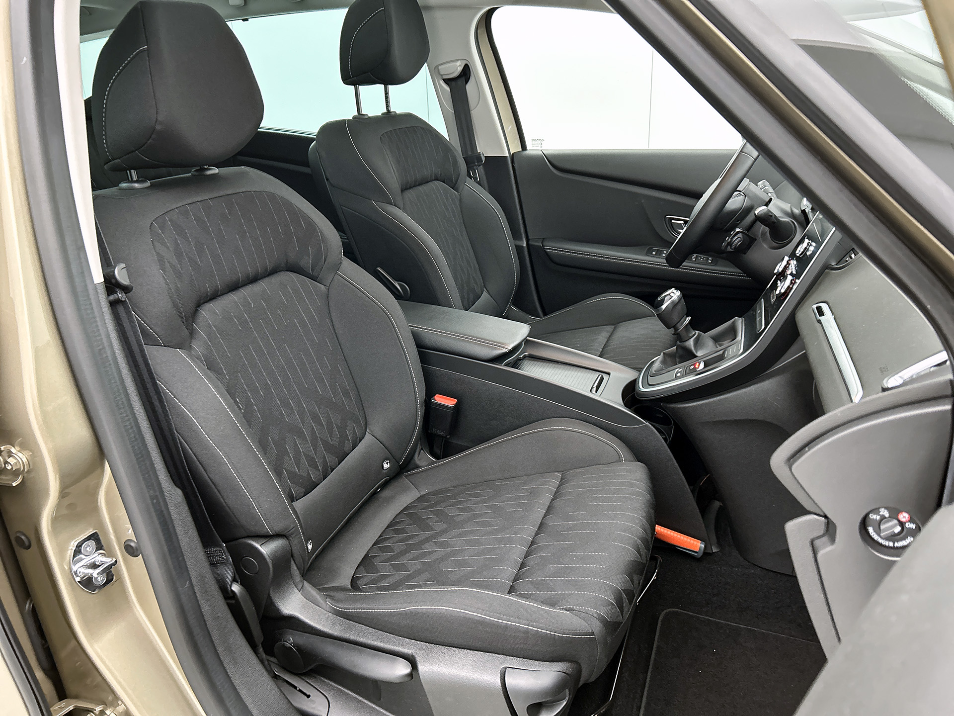 Renault Grand Scénic 1.3 TCe 116PK Limited 1e EIGENAAR | DEALER ONDERHOUDEN | PANORAMDAK | NAVI | PARK. SENSOREN V+A