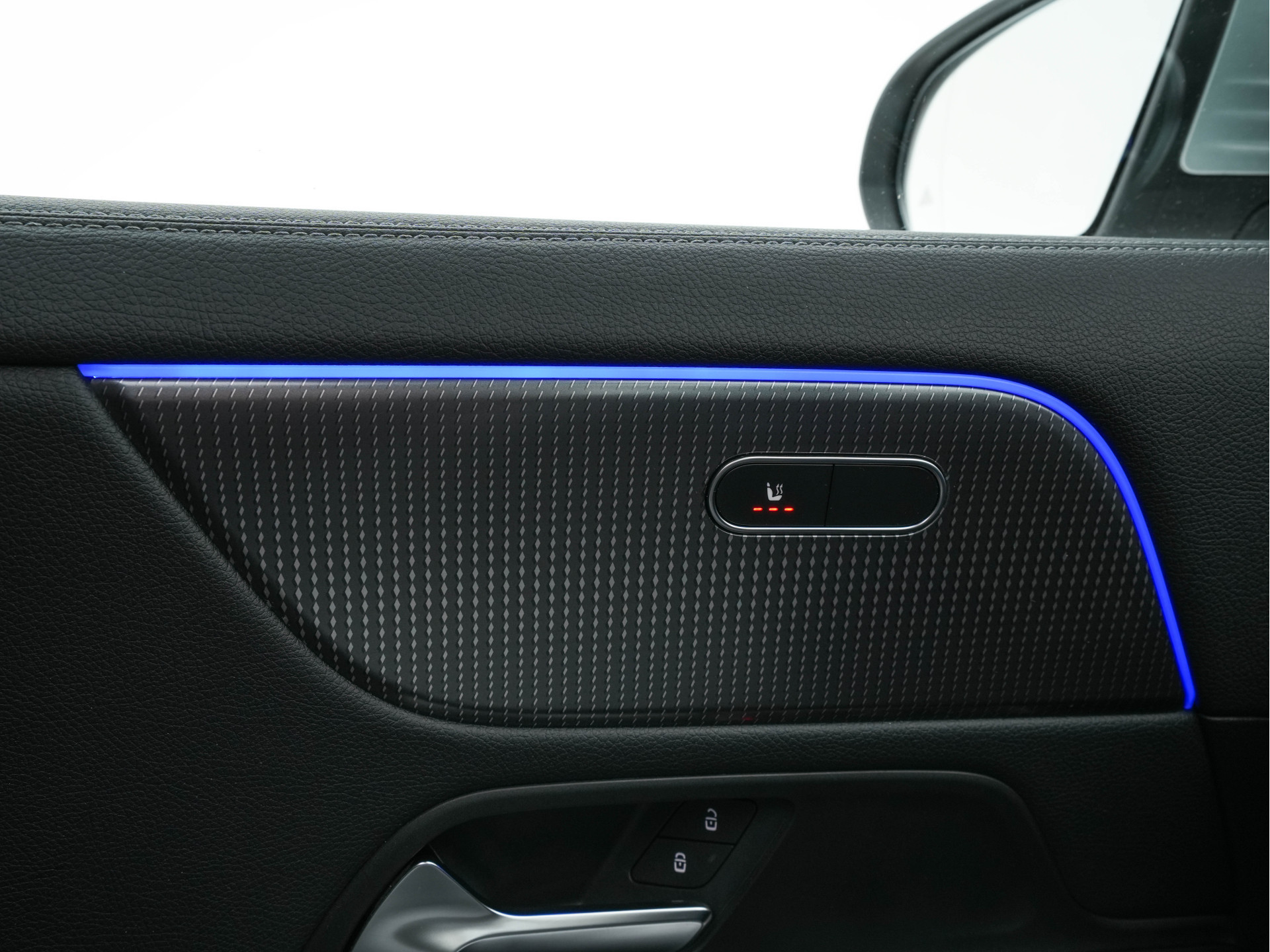 Mercedes-Benz EQA 250 Business Solution Luxury 67 kWh [ 3-Fase ] (SOH-94%) (INCL-BTW) *PANO | LEATHER | WIDESCREEN-COCKPIT | FULL-LED | BLINDSPOT | AMBIENT-LIGHT | CAMERA | NAVI-FULLMAP | DAB+ | COMFORT-SEATS | ECC | SHIFTPADDLES | CRUISE | HEATED-SEATS |