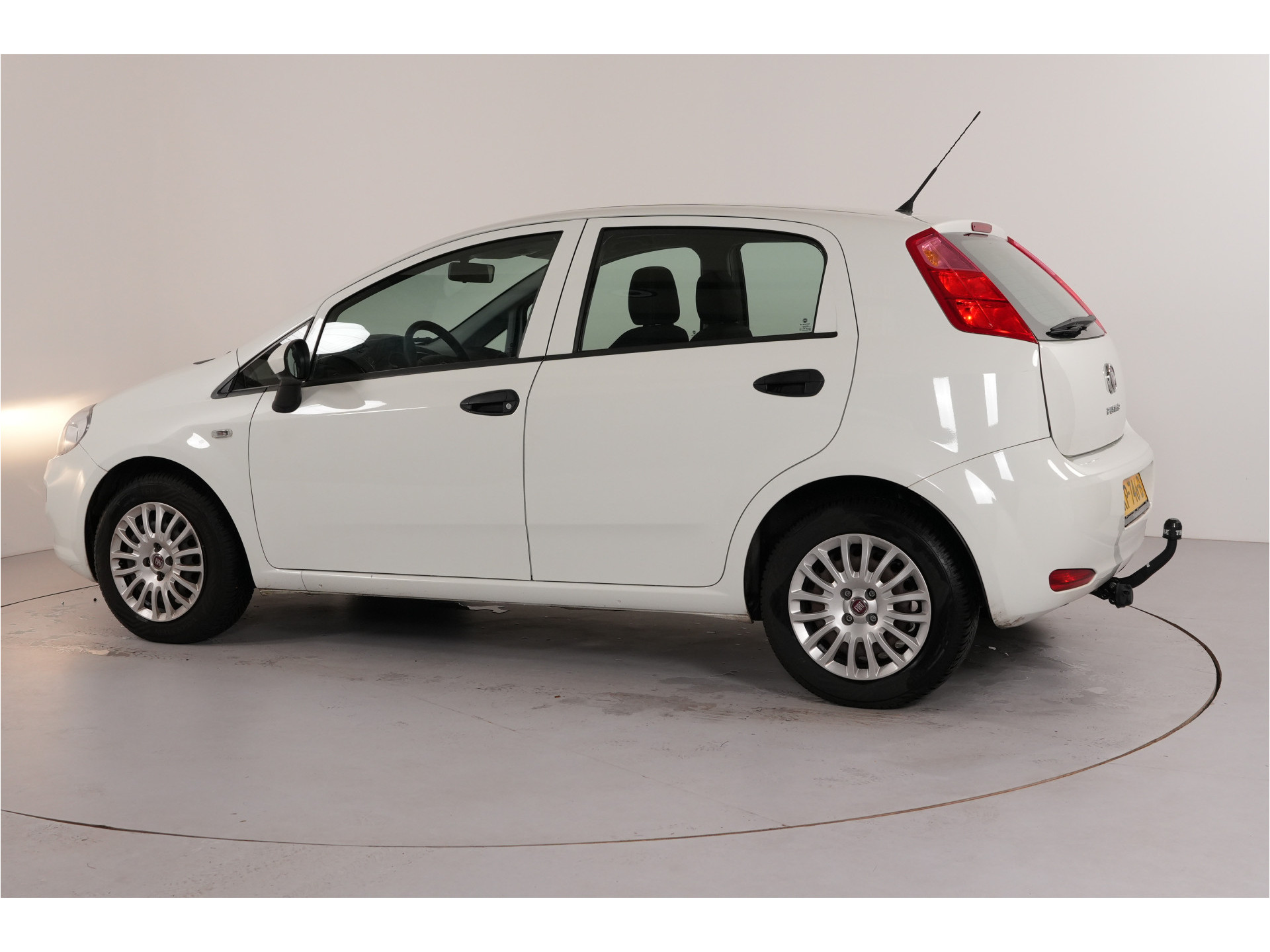 Fiat Punto Evo 1.2 Lounge | Trekhaak | Airco | LMV |