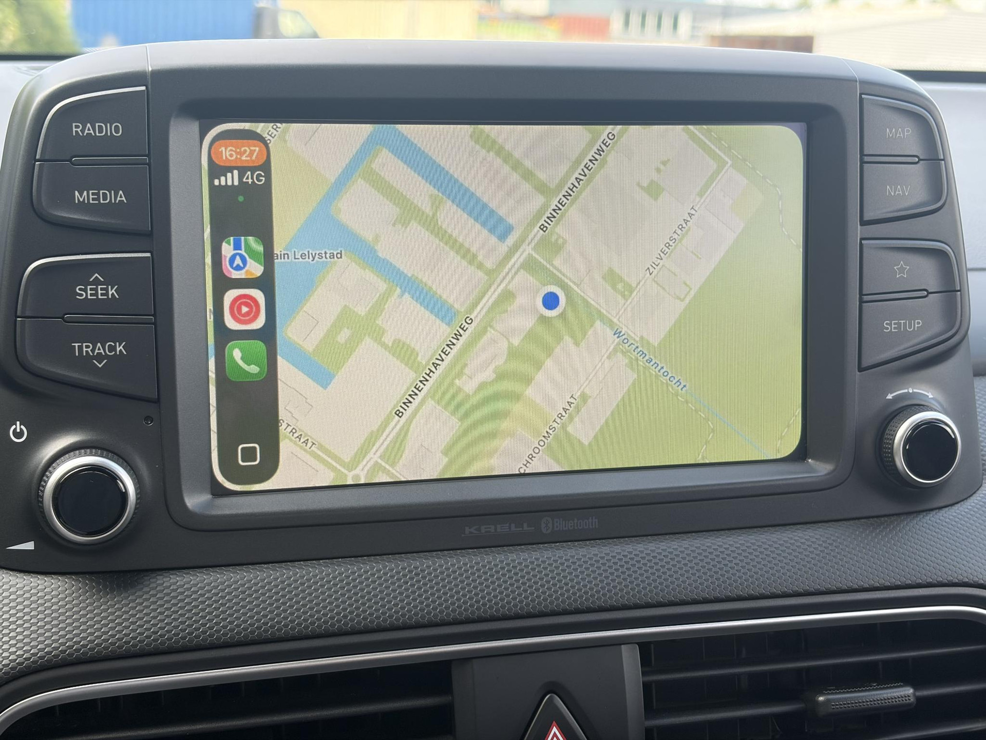 Hyundai Kona 1.0T Essence 2e Eigenaar,Trekhaak,Camera,Carplay,Navi,Clima,Cruise,6 Bak,N.A.P,120pk,Lm velgen,Rijstrooksensor,Pdc,Apk tot 03-2027