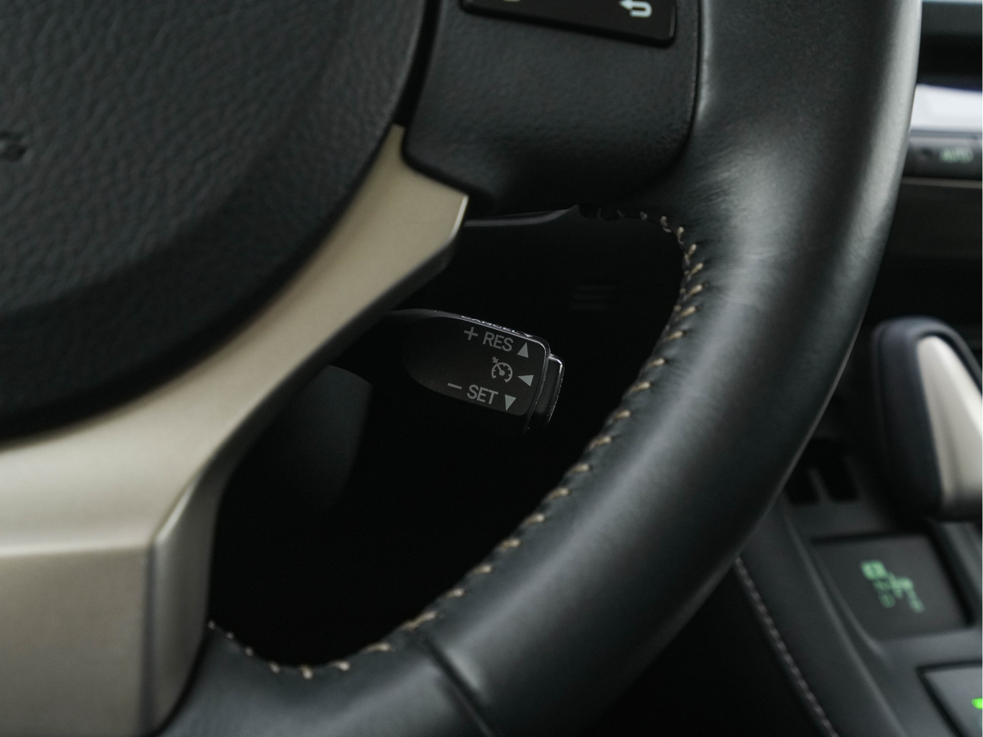 Lexus CT 200h Business Line Aut.*NAVI-FULLMAP | ALCANTARA | COMFORT-SEATS | CAMERA | ECC | CRUISE | 16''ALU*