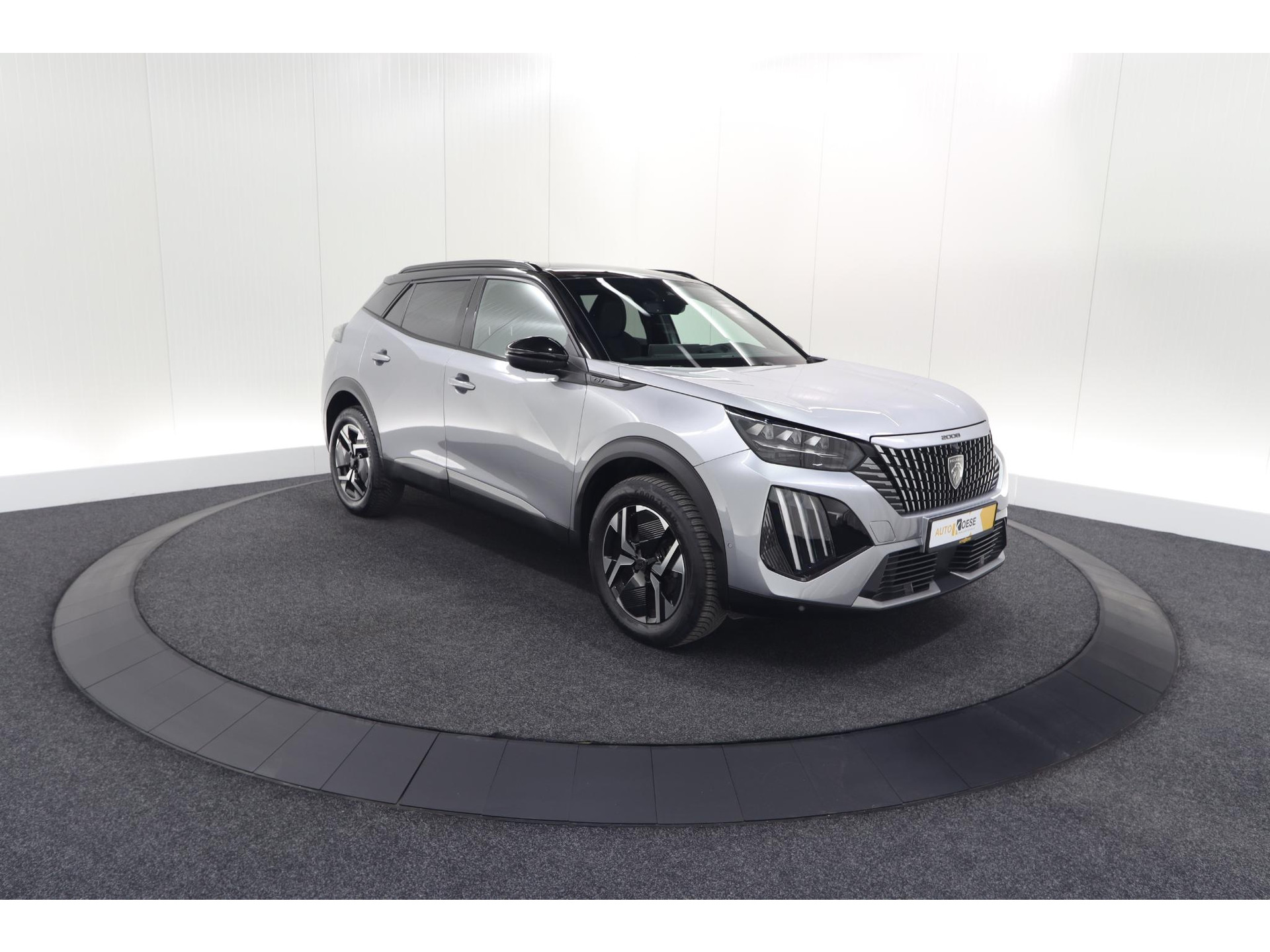 Peugeot 2008 PureTech 130 EAT8 GT | 360 Camera | Adaptieve Cruise Control | Dodehoekdetectie | Navigatie