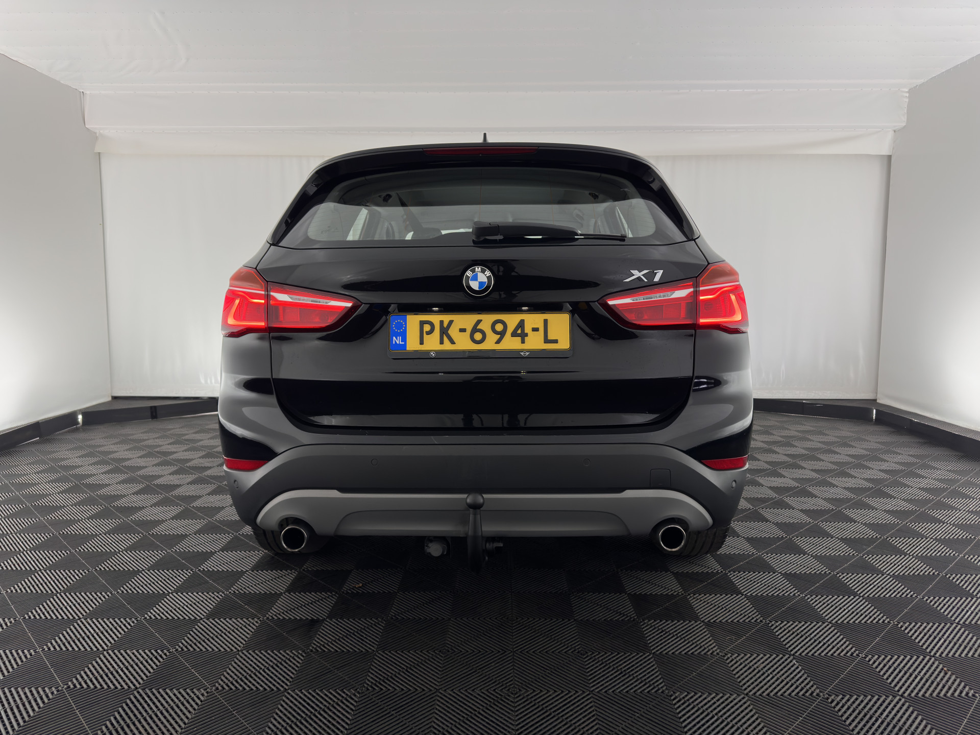 BMW X1 sDrive20i Executive (INCL-BTW) Aut. *LED-LIGHTS | NAVI-FULLMAP | COMFORT-SEATS | ECC | PDC | CRUISE | TOWBAR | 17''ALU*