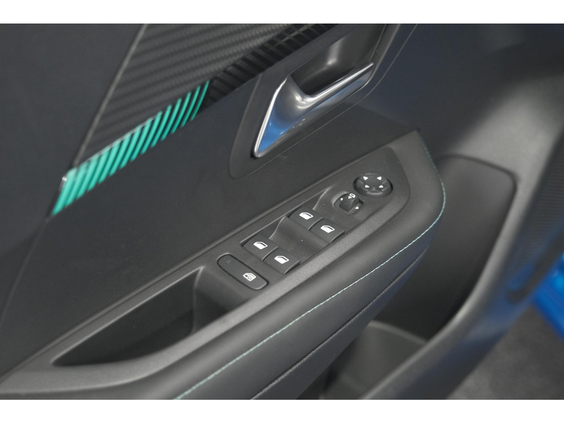 Peugeot 208 PureTech 100 Allure | Stoelverwarming | Adaptieve Cruise Control | Camera | Apple Carplay