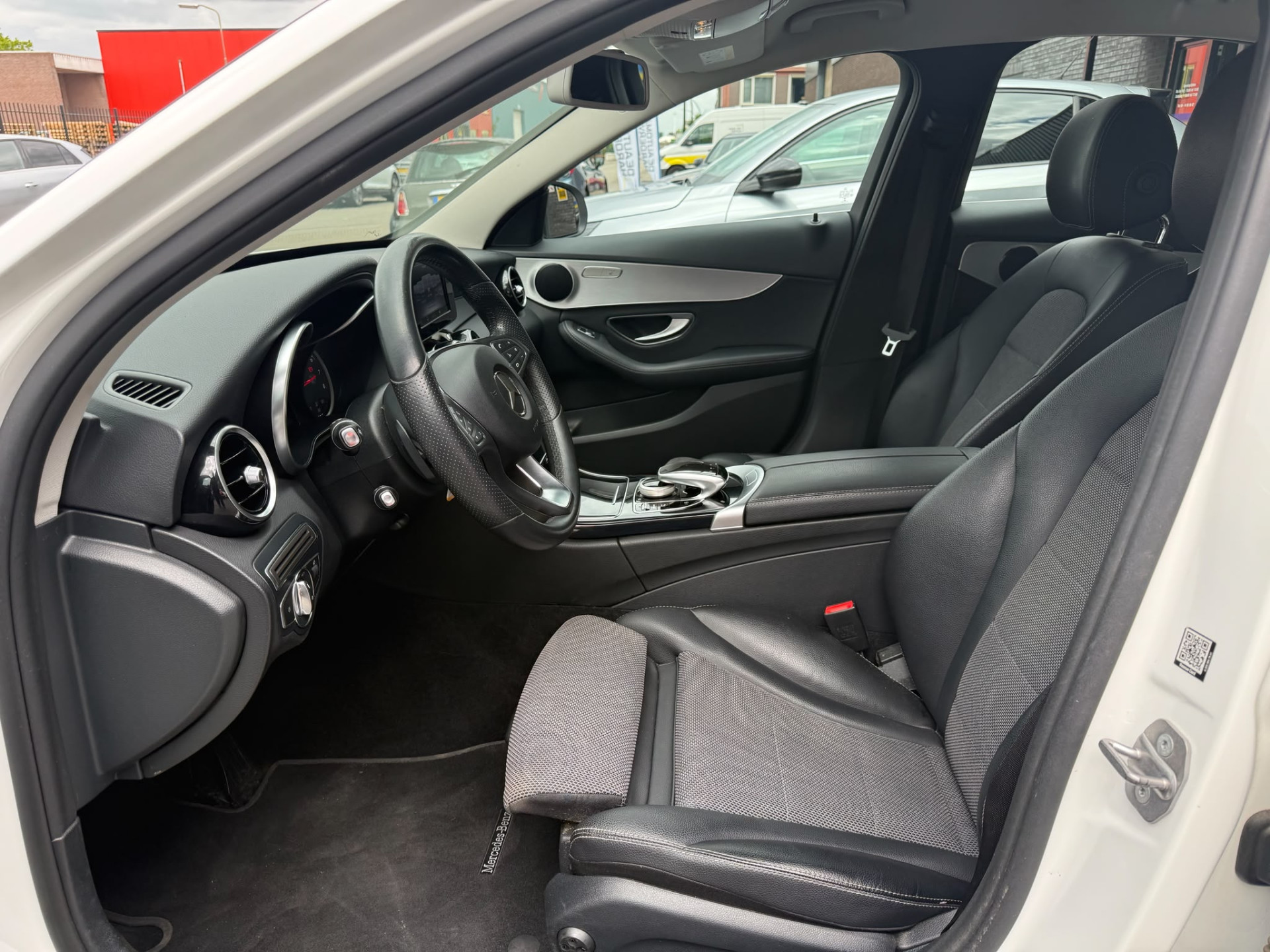 Mercedes-Benz C-klasse 200 Premium Plus | 1E EIGENAAR | 3/6/12MND GARANTIE| LED | CRUISE | SFEER | STOELVERWM. | NAVI |