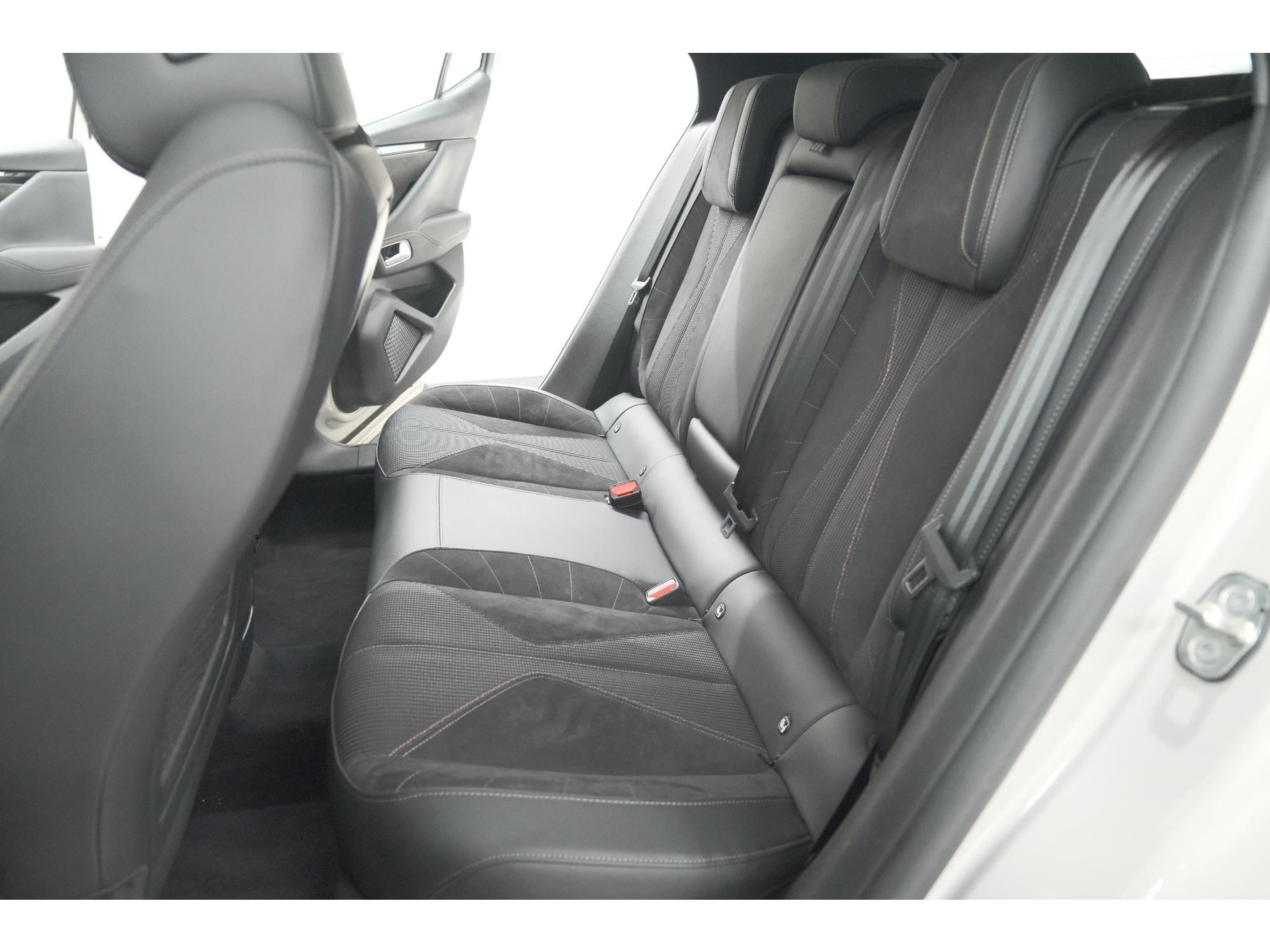 DS 4 PureTech 130 EAT8 Performance Line | Camera | Apple Carplay | Alcantara® bekleding | Parkeersensensoren