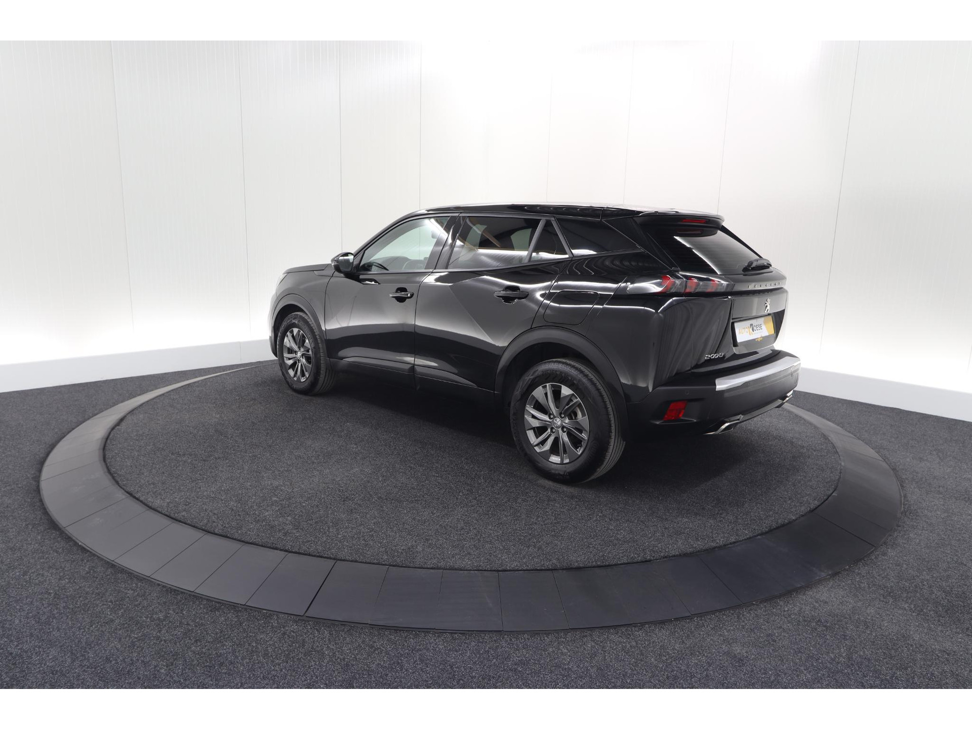 Peugeot 2008 PureTech 130 EAT8 Active Pack | Parkeersensoren | Apple CarPlay | Climate Control | Stoelverwarming