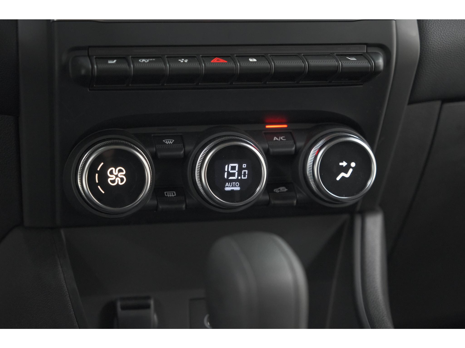 Renault Captur Mild Hybrid 140 EDC Techno | Camera | 9.3 Inch Groot Scherm | Stoelverwarming | Apple Carplay