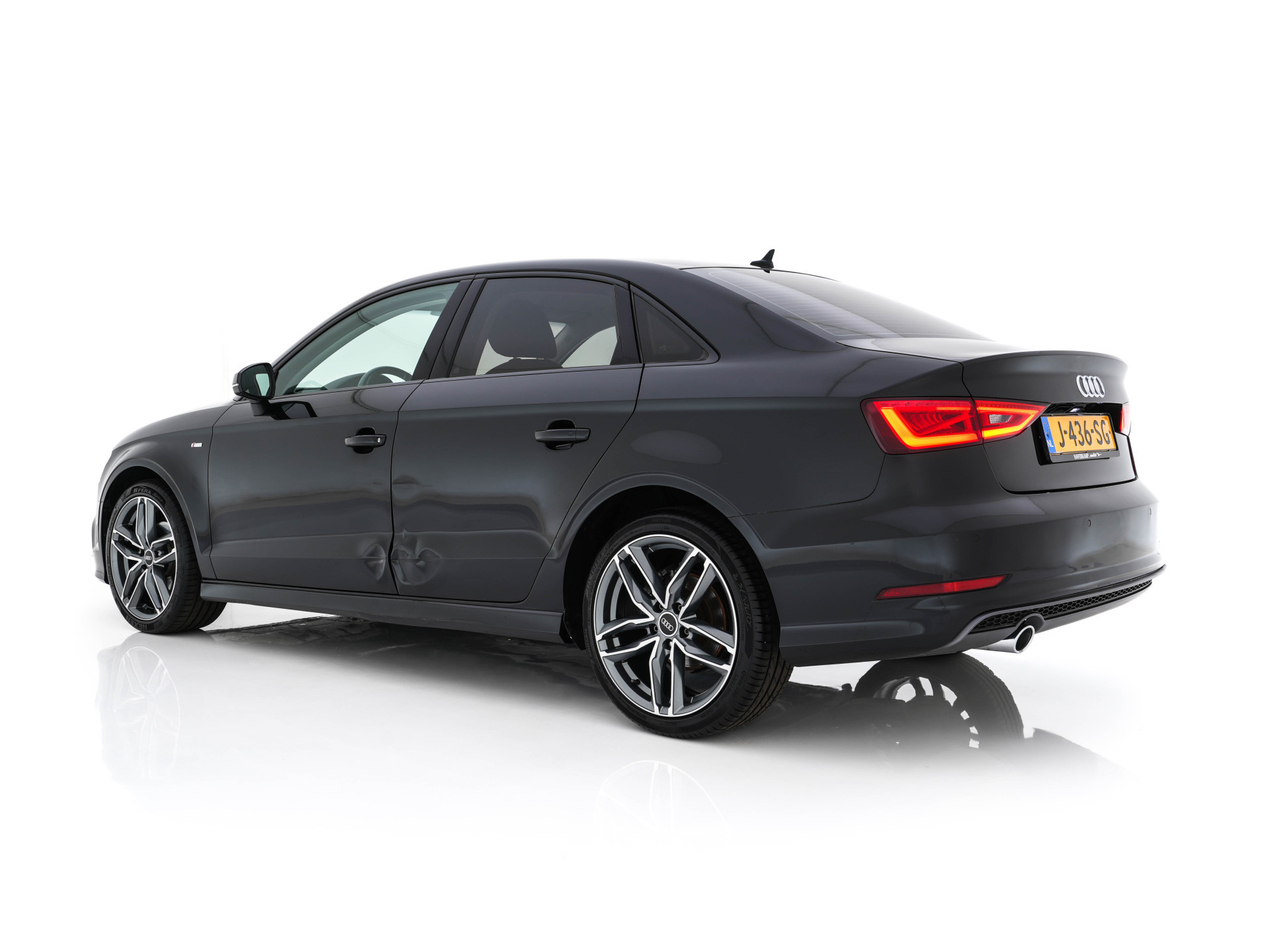 Audi A3 Limousine 1.6 TDI S-Line Ambition Sport Edition *XENON | NAVI-FULLMAP | COMFORT-SEATS | PRIVACY-GLASS | ECC | PDC | CRUISE | 18''ALU*