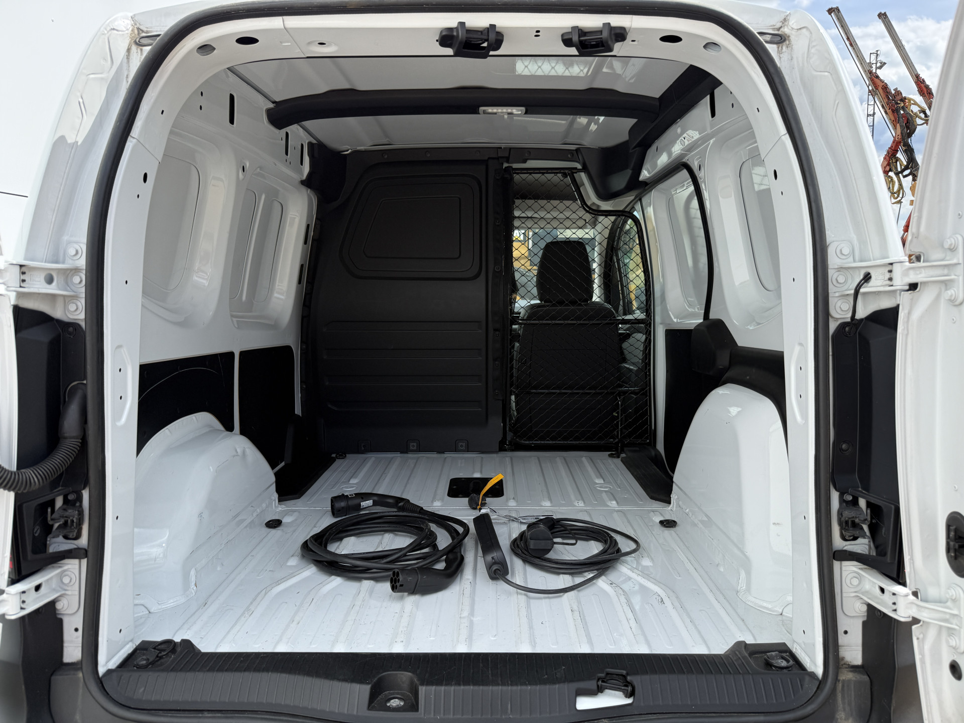 Renault Kangoo E-Tech 45kWh 122PK L1 Elektrisch 300km WLTP 98.5% (SOH) Climate Control Cruise Control LED Parkeersensoren Achter