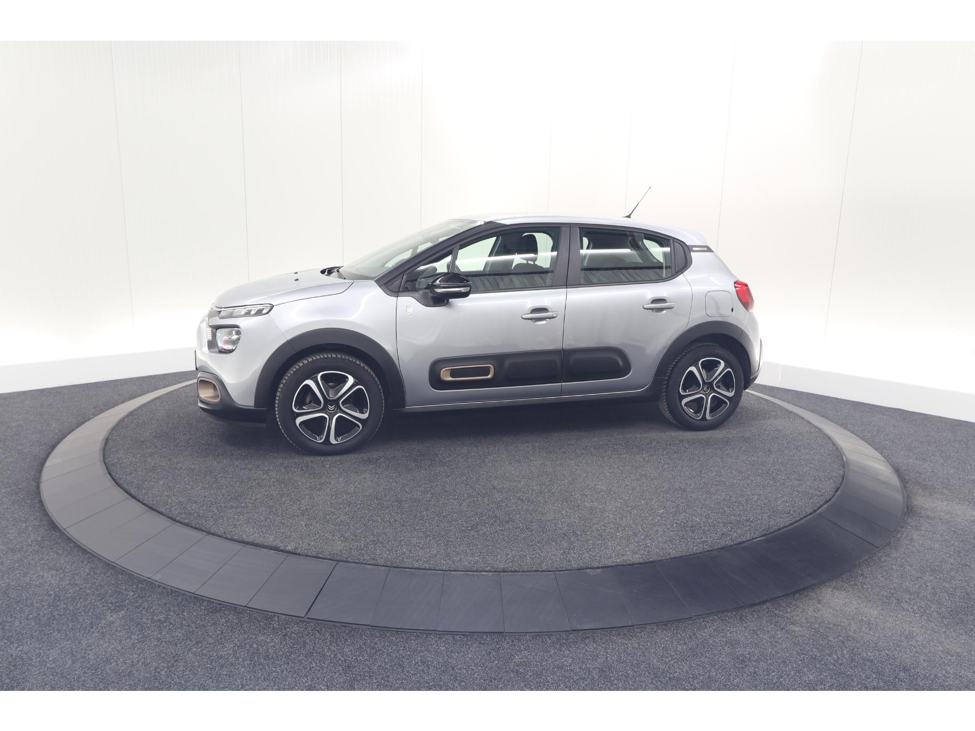 Citroen C3 PureTech 82 C-Series | Trekhaak | Stoelverwarming | Camera | Apple CarPlay