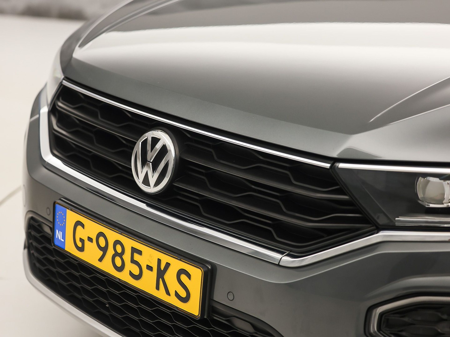 Volkswagen T-Roc 1.5 TSI Sport (NAP, APPLE CARPLAY, VIRTUAL DASHBOARD, PANORAMADAK, SPORTSTOELEN, CLIMATE,  NIEUWE APK, NIEUWSTAAT)