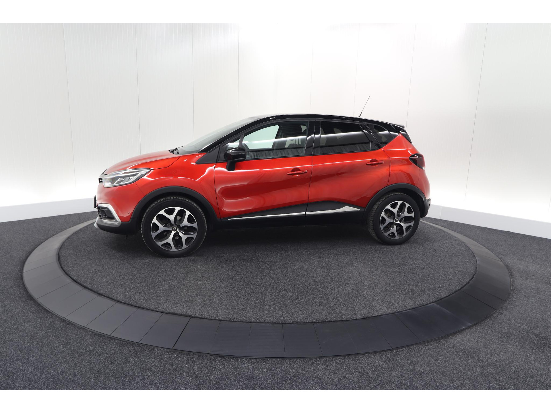 Renault Captur TCe 90 Intens | Trekhaak | Camera | Dodehoekdetectie | Navigatie