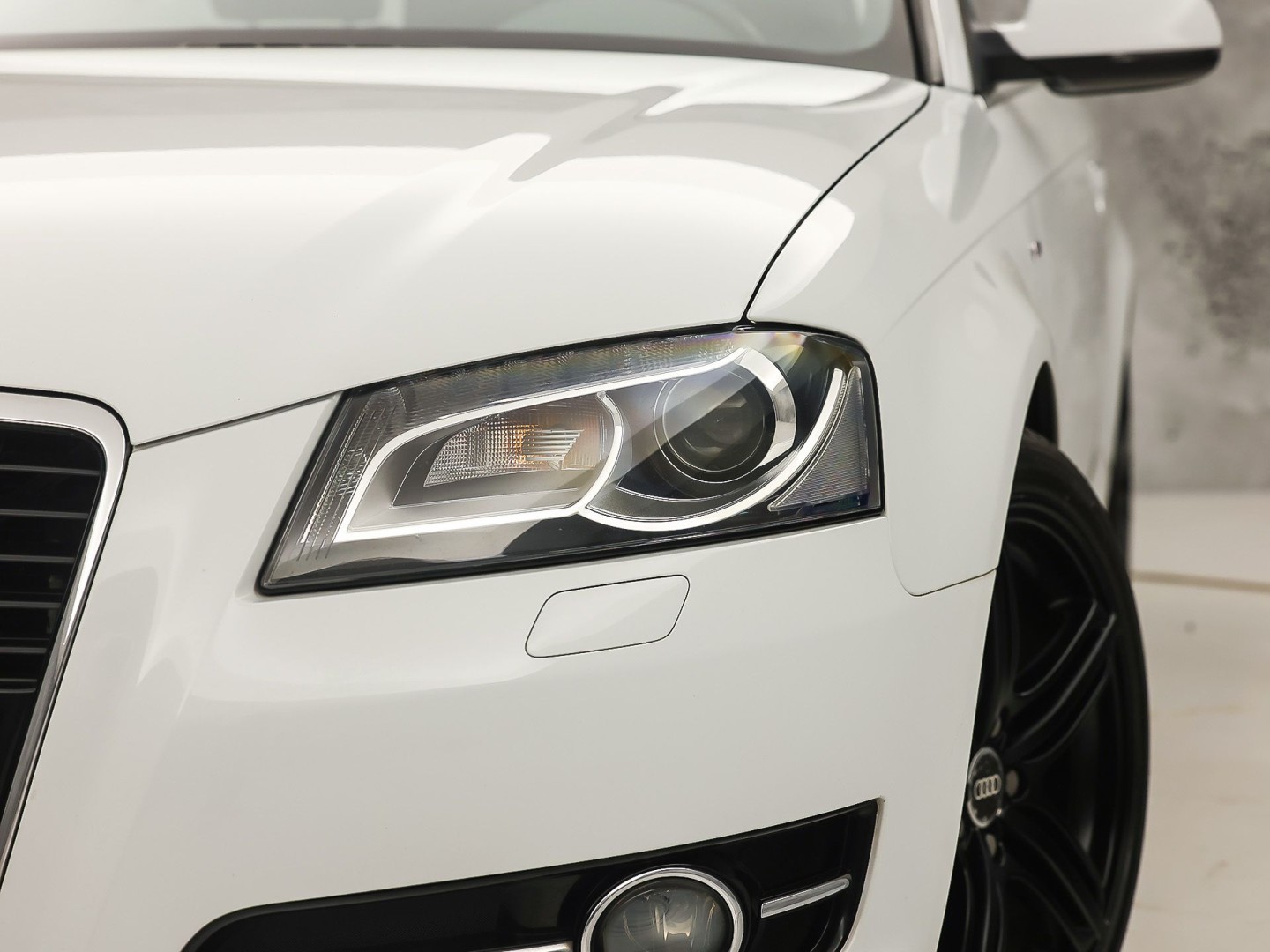 Audi A3 1.2 TFSI S-Line Sport (NAVIGATIE, CLIMATE, LEDER, STOELVERWARMING, SPORTSTOELEN, PARKEERSENSOREN, XENON, NIEUWSTAAT)