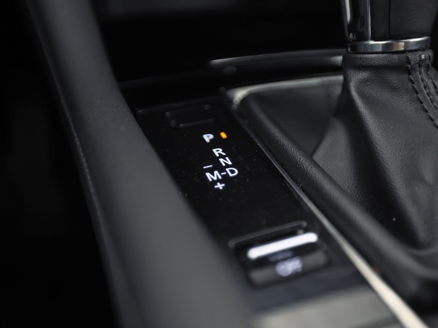 Mazda 3 2.0 e-SkyActiv-G M Hybrid 122 Automaat (GROOT NAVI, CLIMATE, STUUR/STOELVERWARMING, BOSE AUDIO, CAMERA, SPORTSTOELEN, ADAPTIVE CRUISE, HEAD-UP DISPLAY, NIEUWSTAAT)
