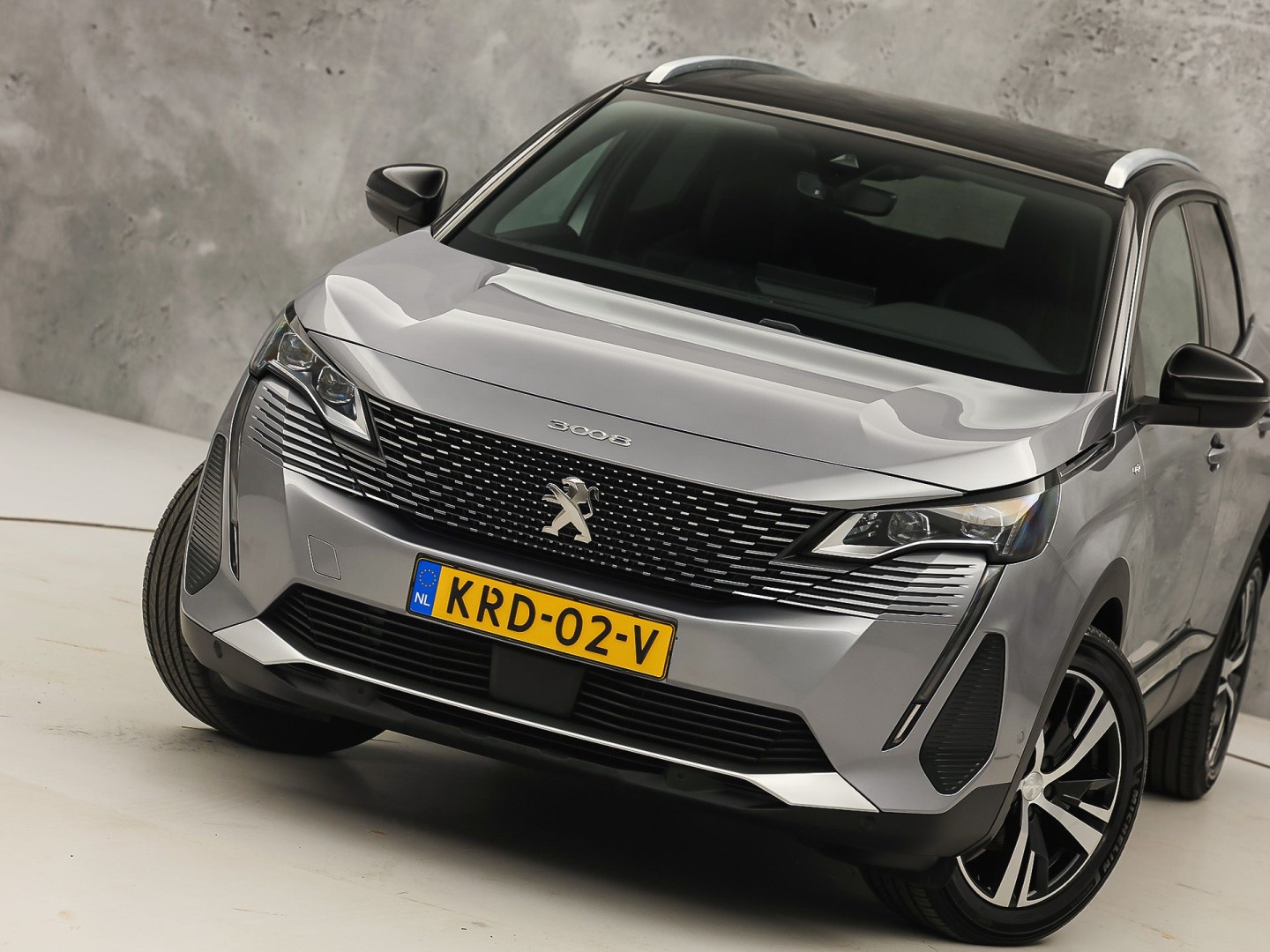 Peugeot 3008 1.2 PureTech GT Line (PANORAMADAK, APPLE CARPLAY, GROOT NAVI, LEDER, STOELVERWARMING, SPORTSTOELEN, GETINT GLAS, KEYLESS, NIEUWSTAAT)