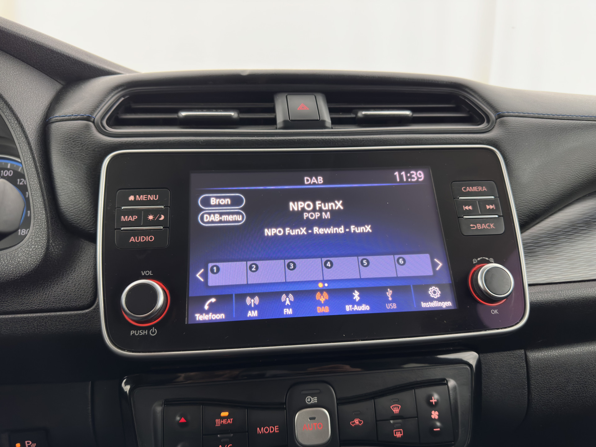 Nissan LEAF Tekna 40 kWh (SOH-83%) (INCL-BTW) *Aut.*LEATHER | FULL-LED | BOSE-AUDIO | TOPVIEW | DAB | KEYLESS | NAVI-FULLMAP | DAB | HEATED-COMFORTSEATS | PRIVACY-GLASS | ADAPTIVE-CRUISE | 17''ALU*