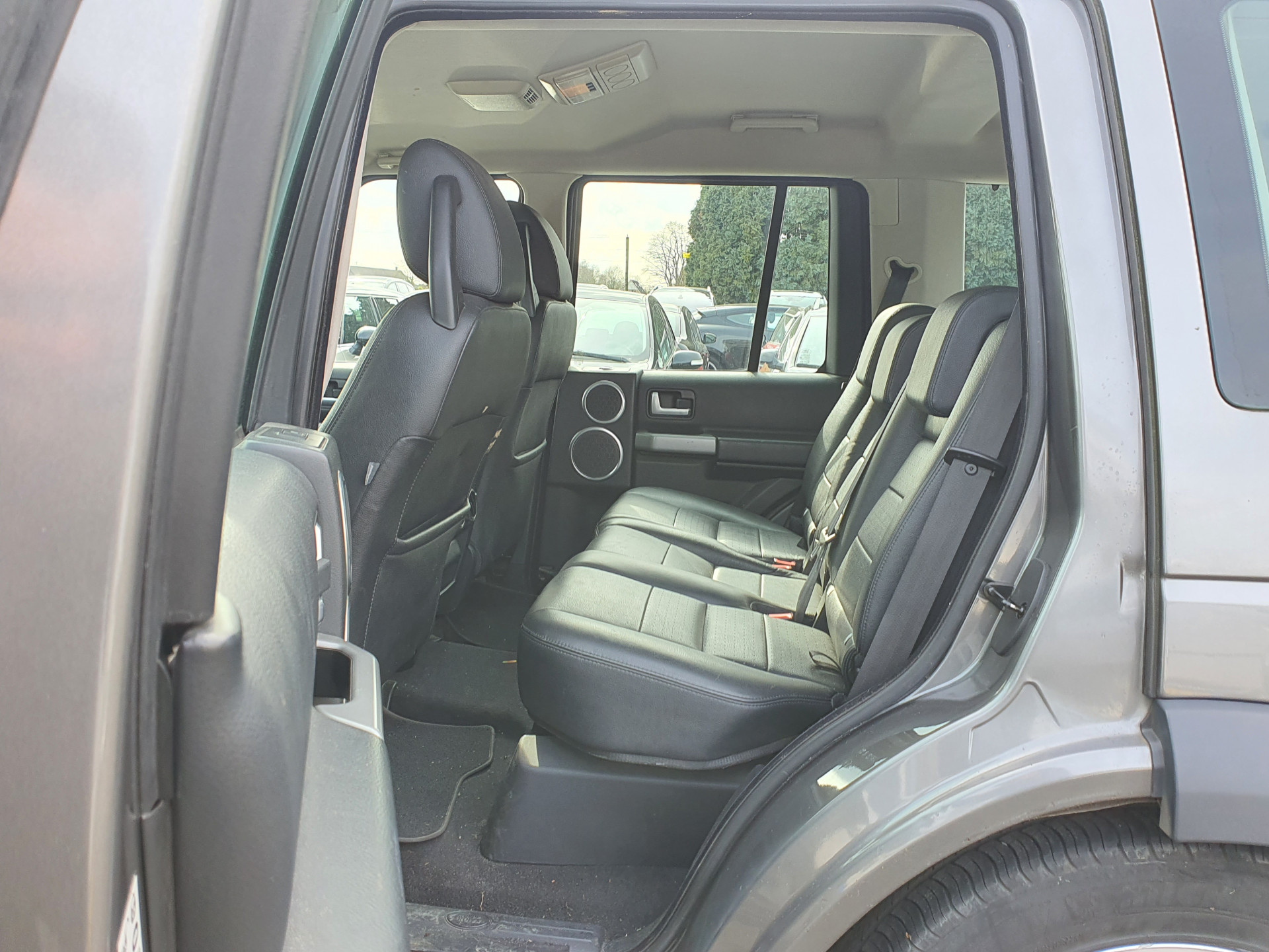 Land Rover Discovery 2.7 TdV6 SE  Climate-Pack [⚠️] Aut. *NAVI-FULLMAP | HARMAN/KARDON-AUDIO | WINDSOR-LUXURY-LEATHER | ELECTRIC-WINCH | ECC | AIR-SUSPENSION | PDC | CRUISE | COMFORT-SEATS | 18"ALU* ! LEES DE ADVERTENTIE GOED !