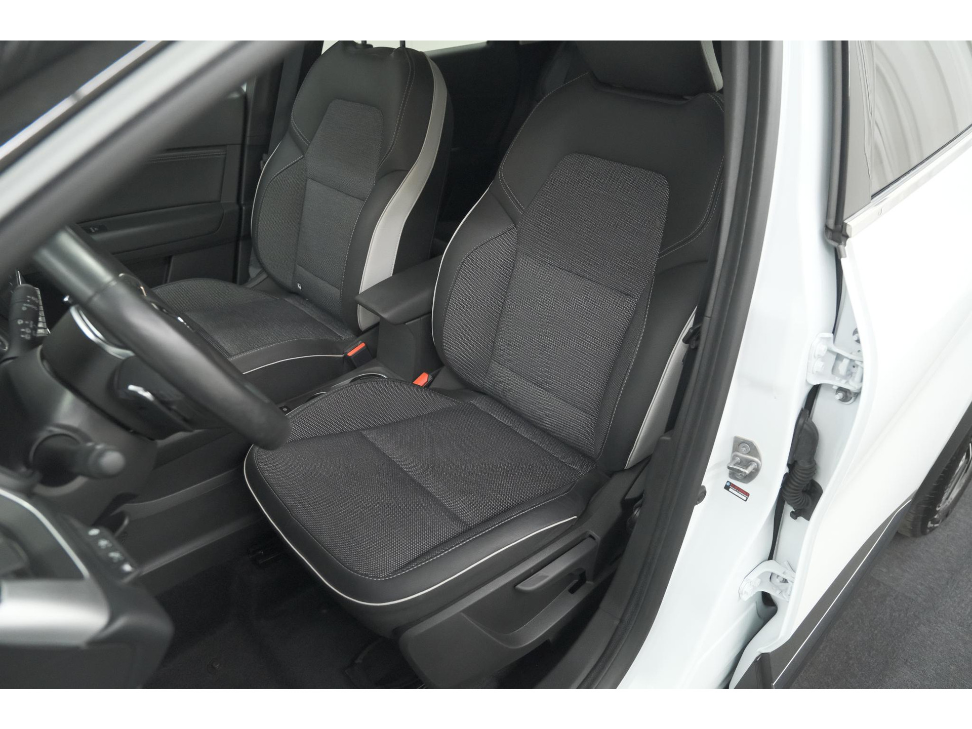 Renault Captur Mild Hybrid 160 techno | Trekhaak | Dodehoekdetectie | Camera | Navigatie