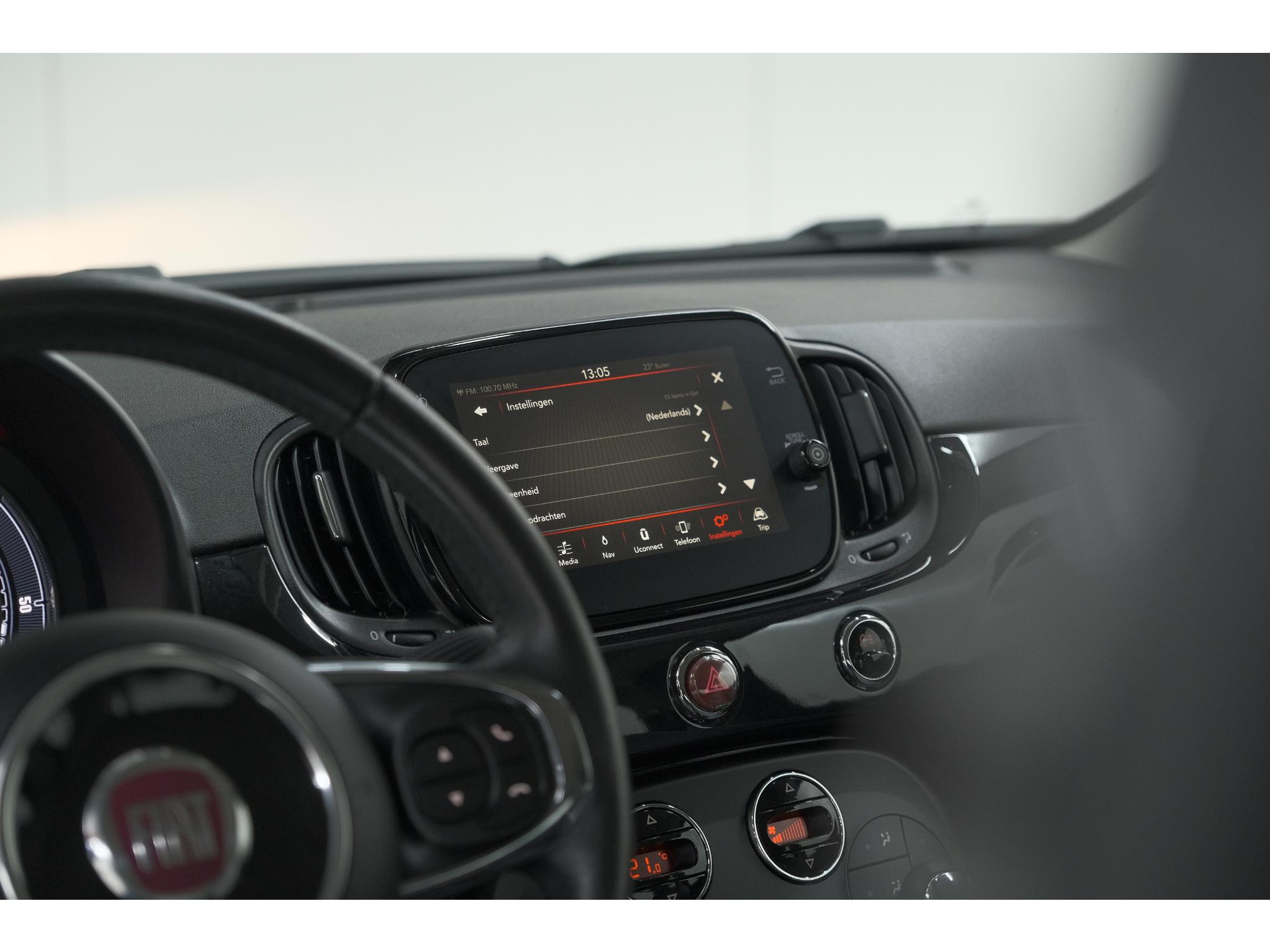 Fiat 500 C TwinAir Turbo Lounge | Parkeersensoren | Climate control | Cruise control | Apple Carplay