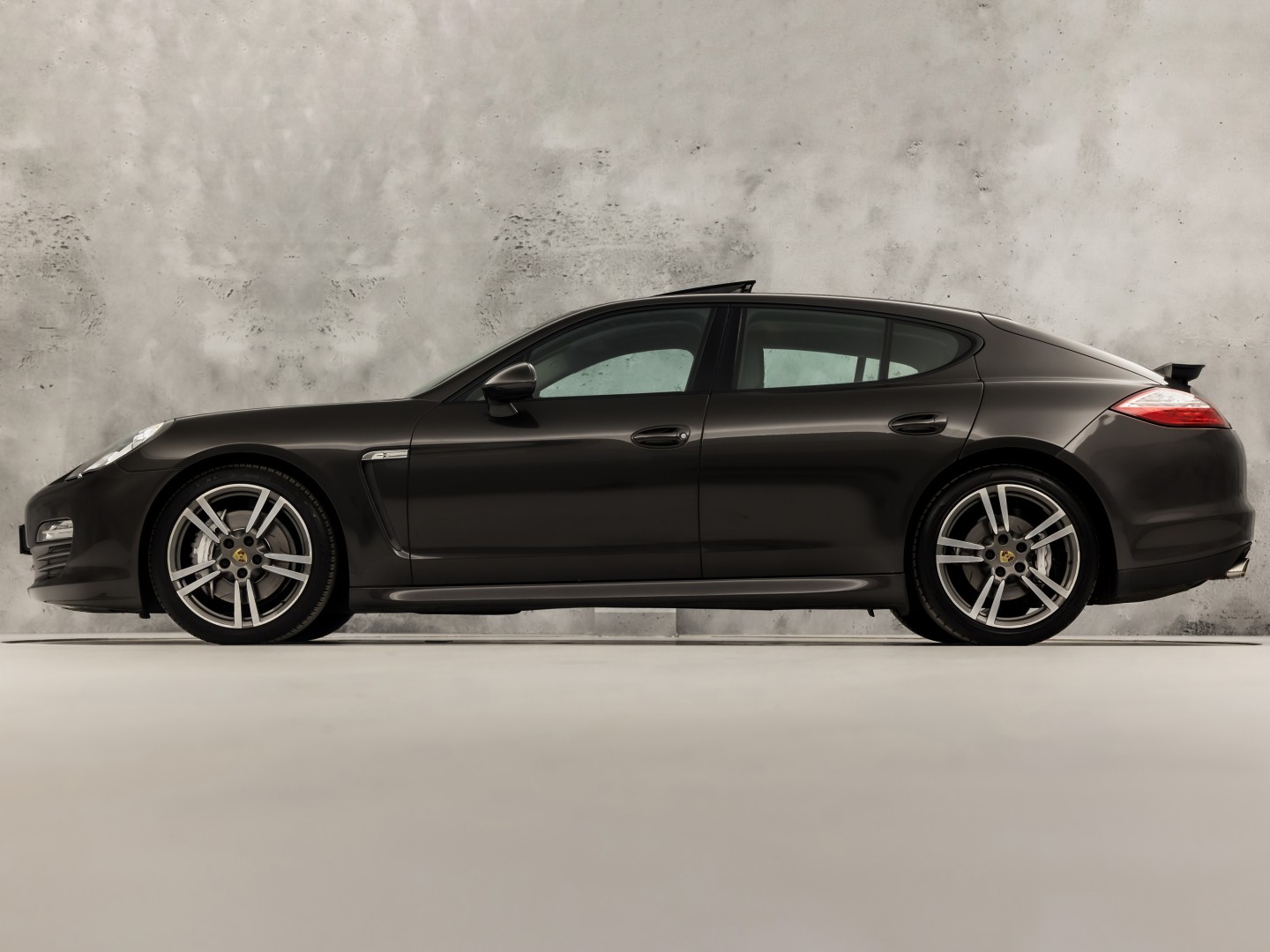 Porsche Panamera 3.6 4 Sport 299Pk Automaat (SCHUIFDAK, LUCHTVERING, NAVIGATIE, BOSE AUDIO, ELEK SPORTSTOELEN, STOELVERWARMING, ELEK SPOILER, PARKEERSENSOREN, NIEUWSTAAT)